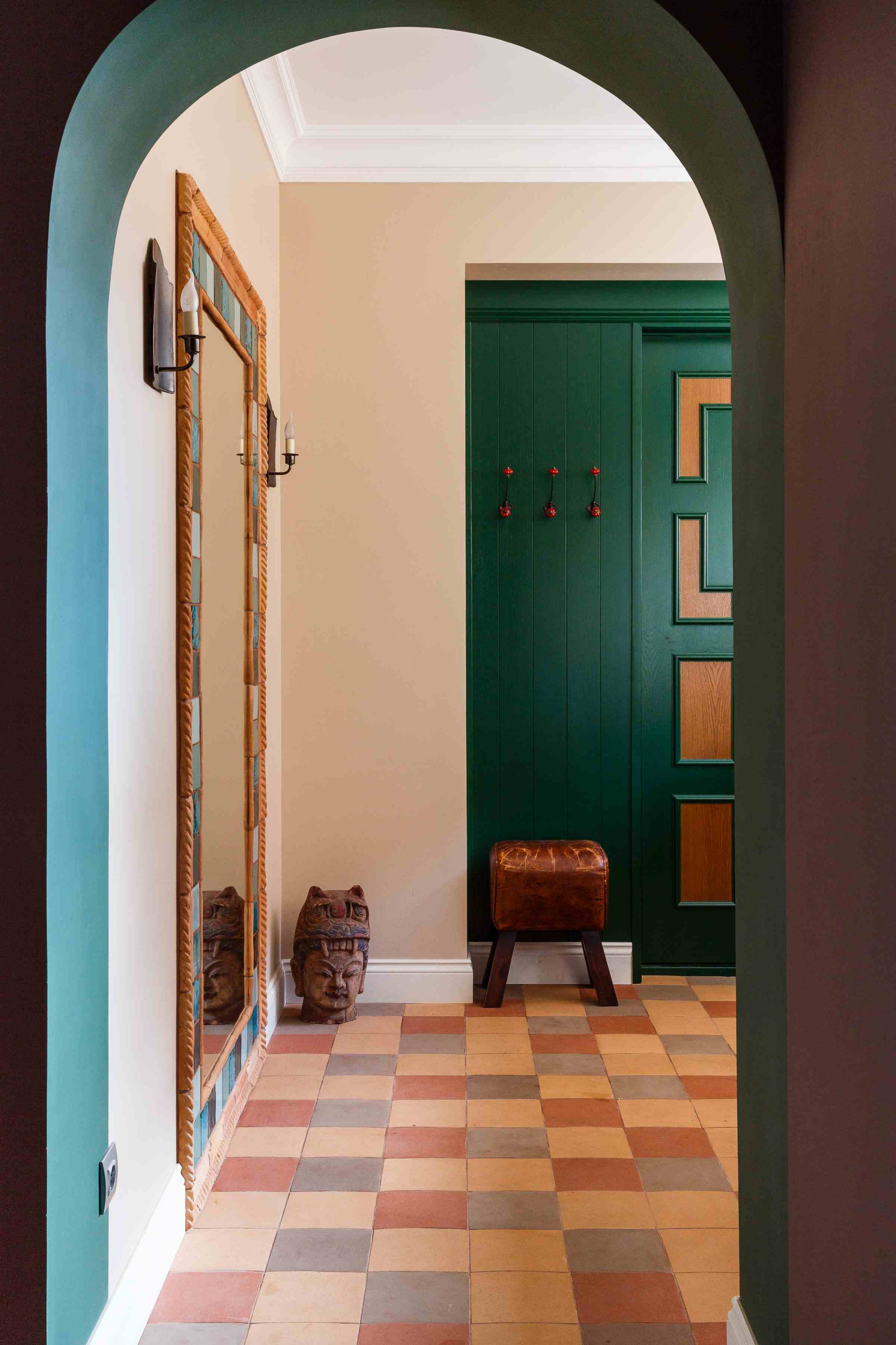 Houzz тур: Дом ярких орнаментов для собирателя древностей из Краснодара