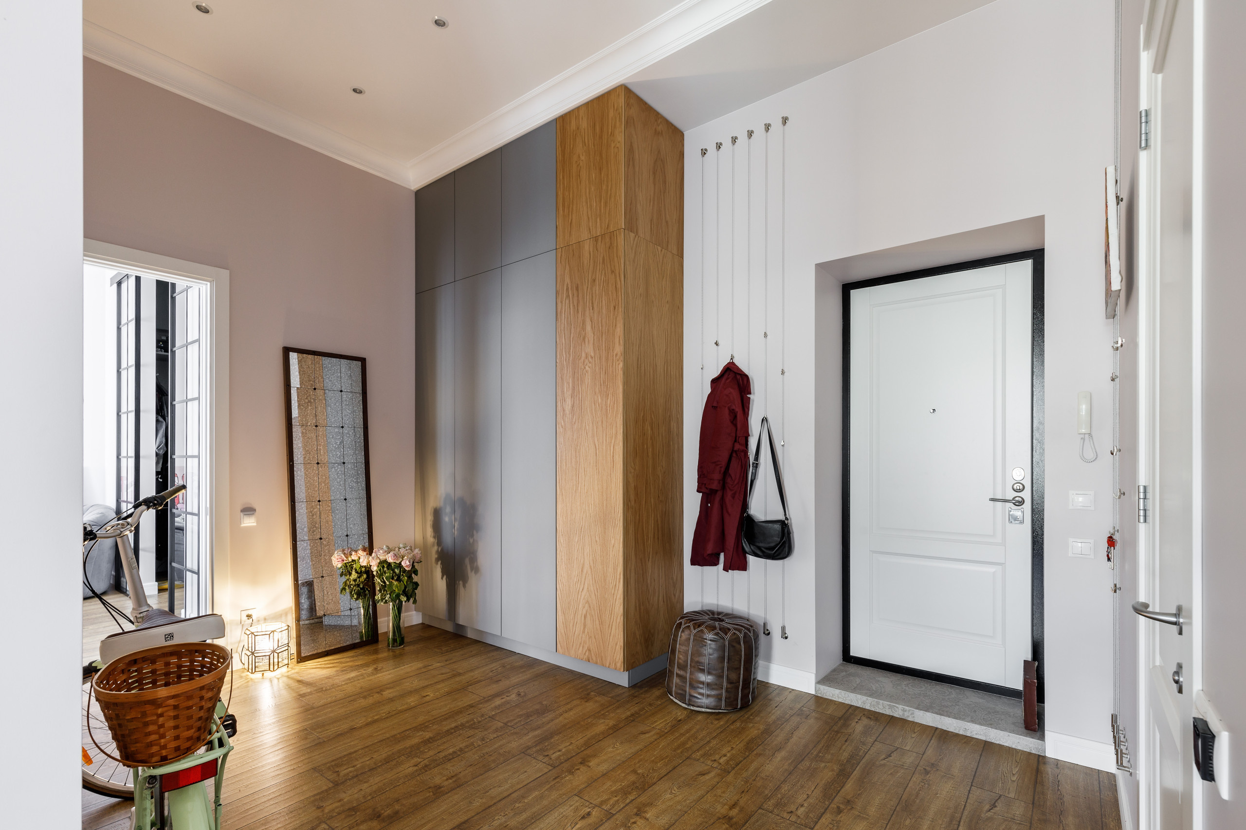 В гостях: Квартира на Литейном проспекте с родным кирпичом