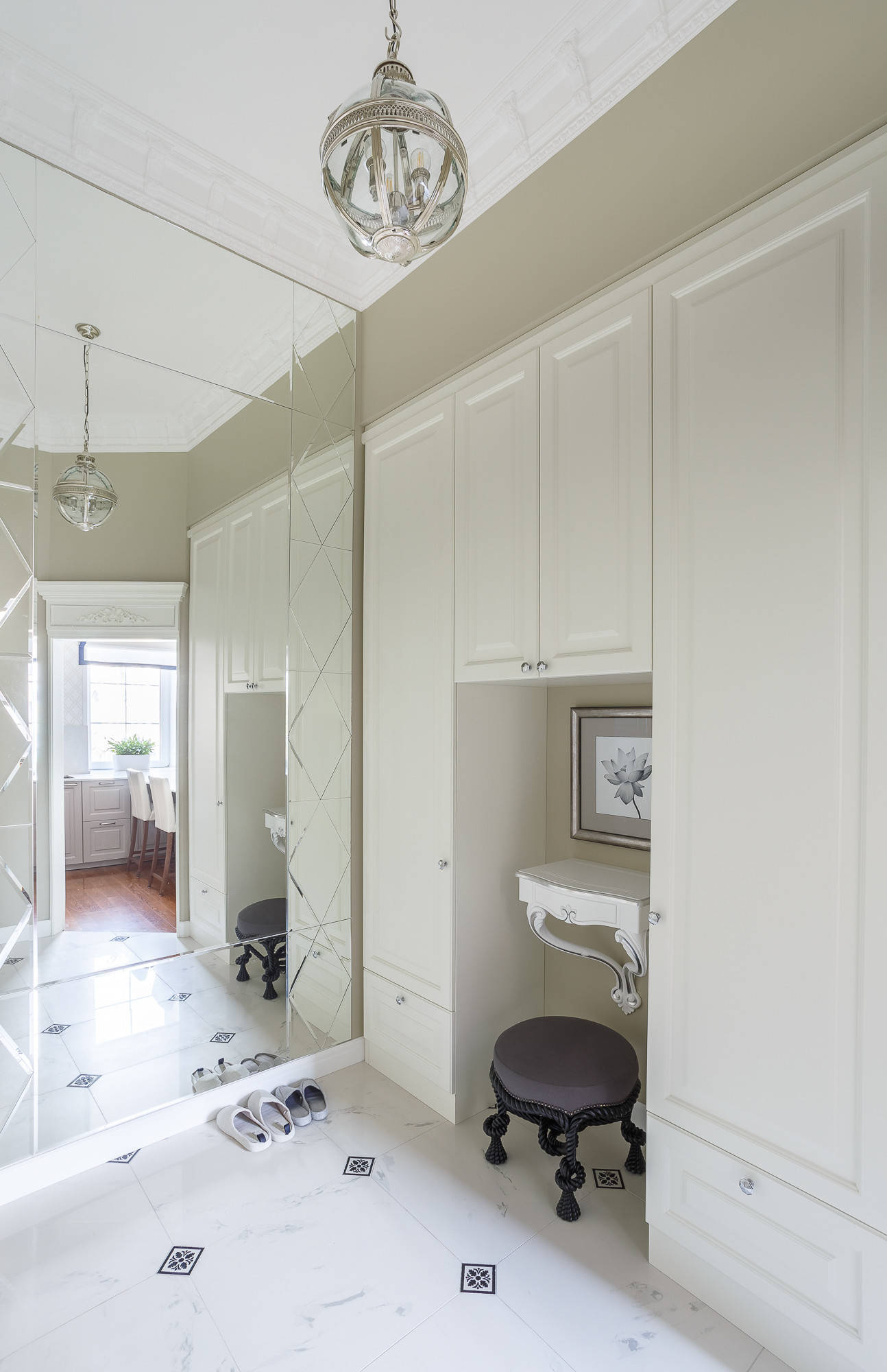 Освещение в прихожей: 11 приемов, которые «работают»