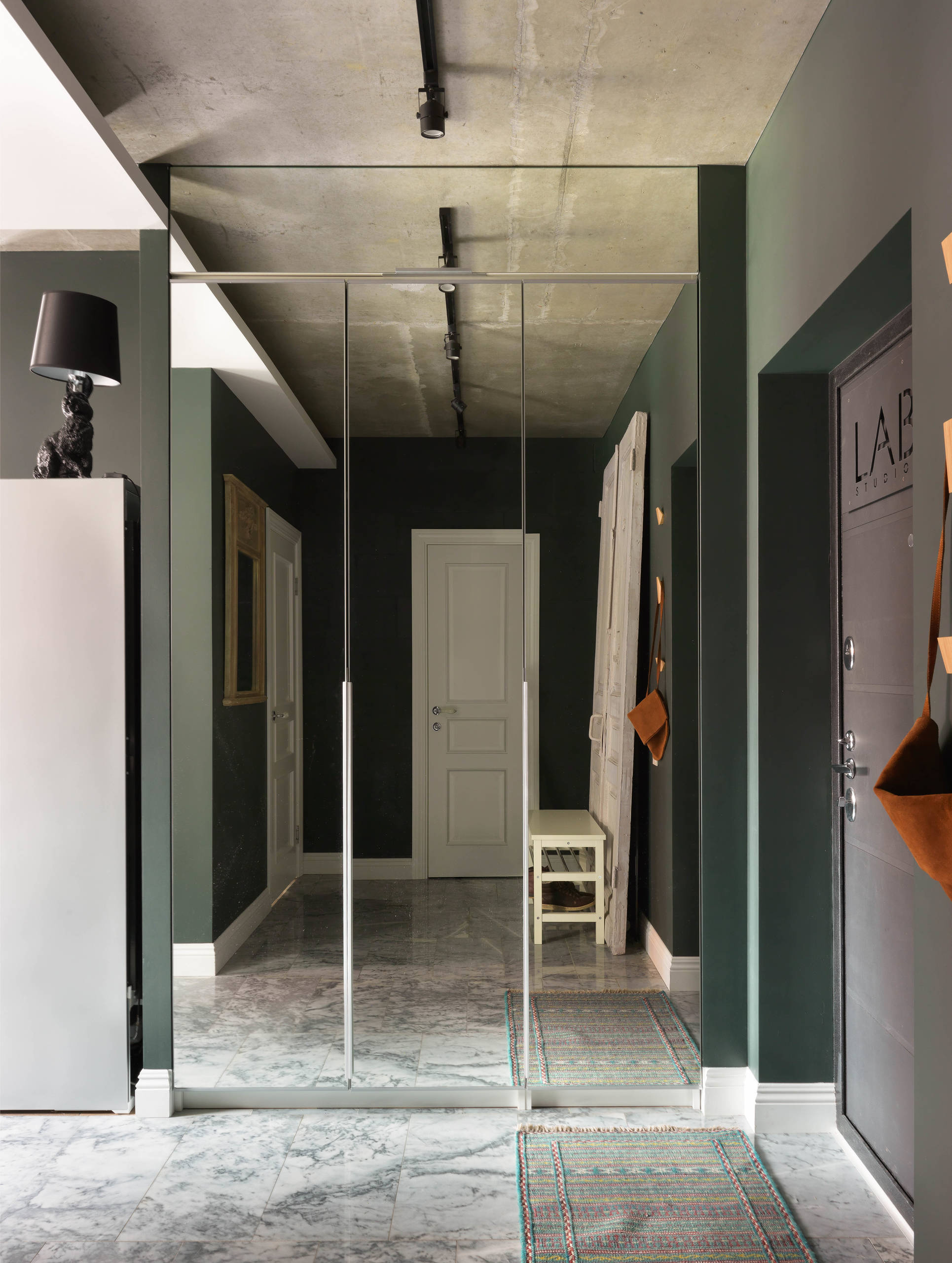 В гостях: Квартира с эпатажными обоями