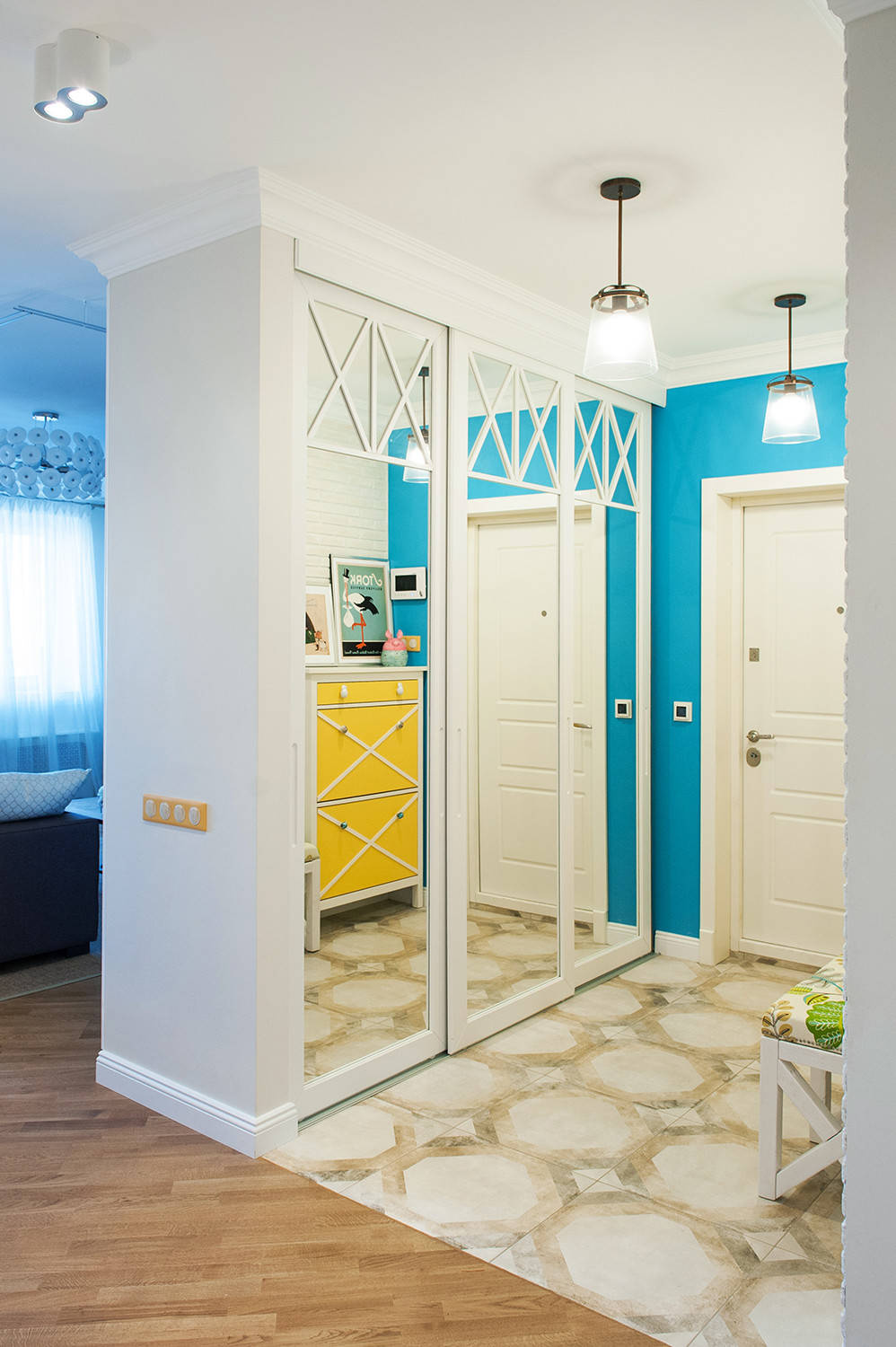 Что лучше: Стены или стеллажи для зонирования комнаты?