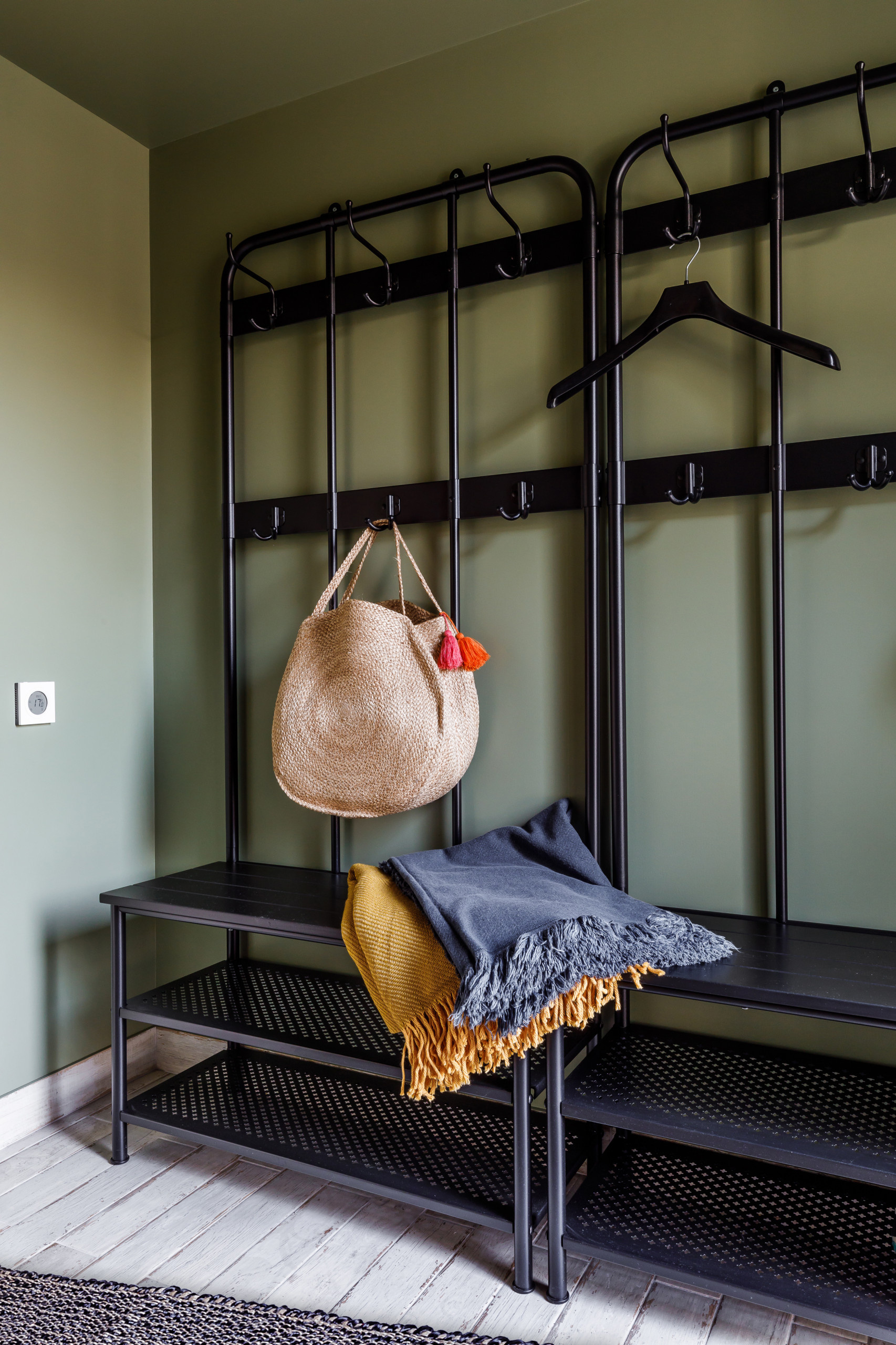 В гостях: Ремонт ветхого дома для женщины в возрасте