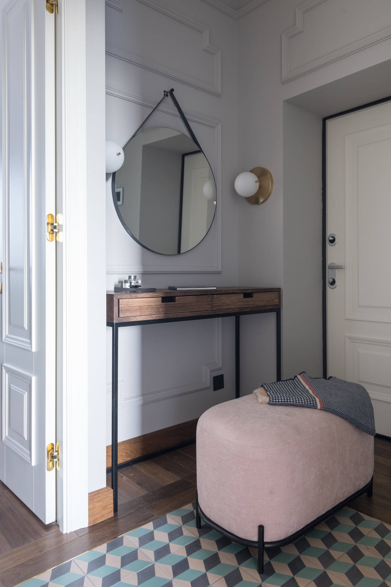 Дизайн-дебаты: Как состыковать два материала на полу