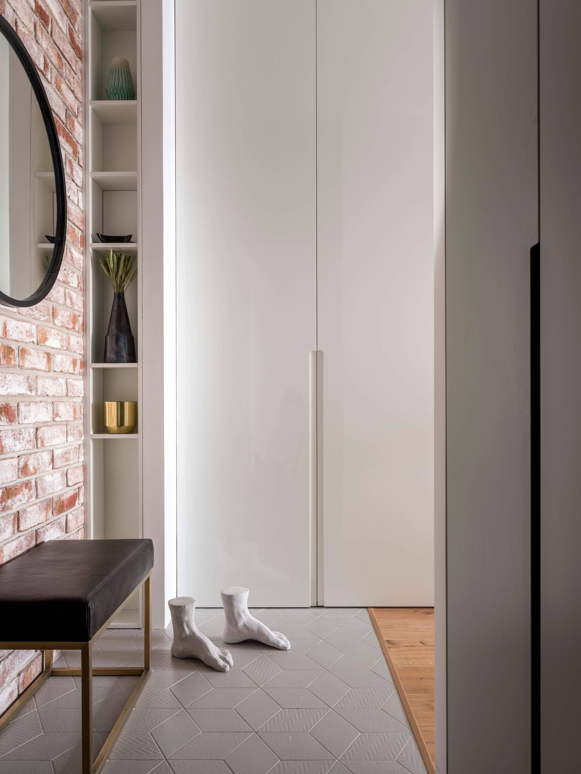 Дизайн-дебаты: Как состыковать два материала на полу