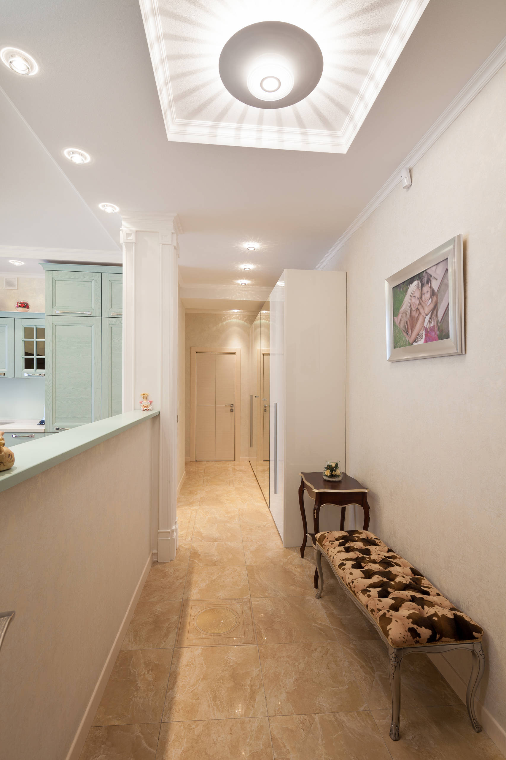 Освещение в прихожей: 11 приемов, которые «работают»