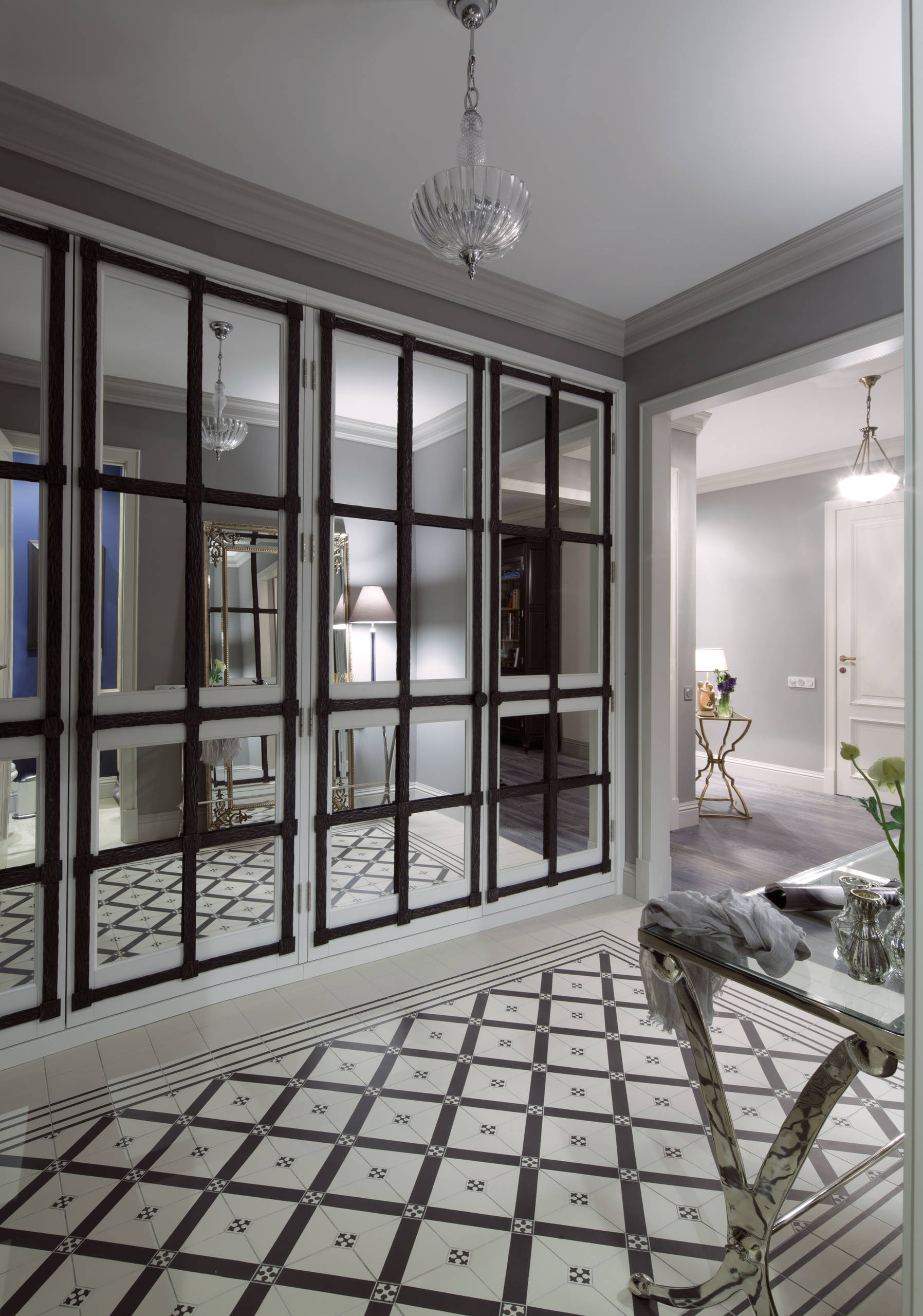 Houzz тур: Сдержанная классика с элементами металла и фактурным деревом