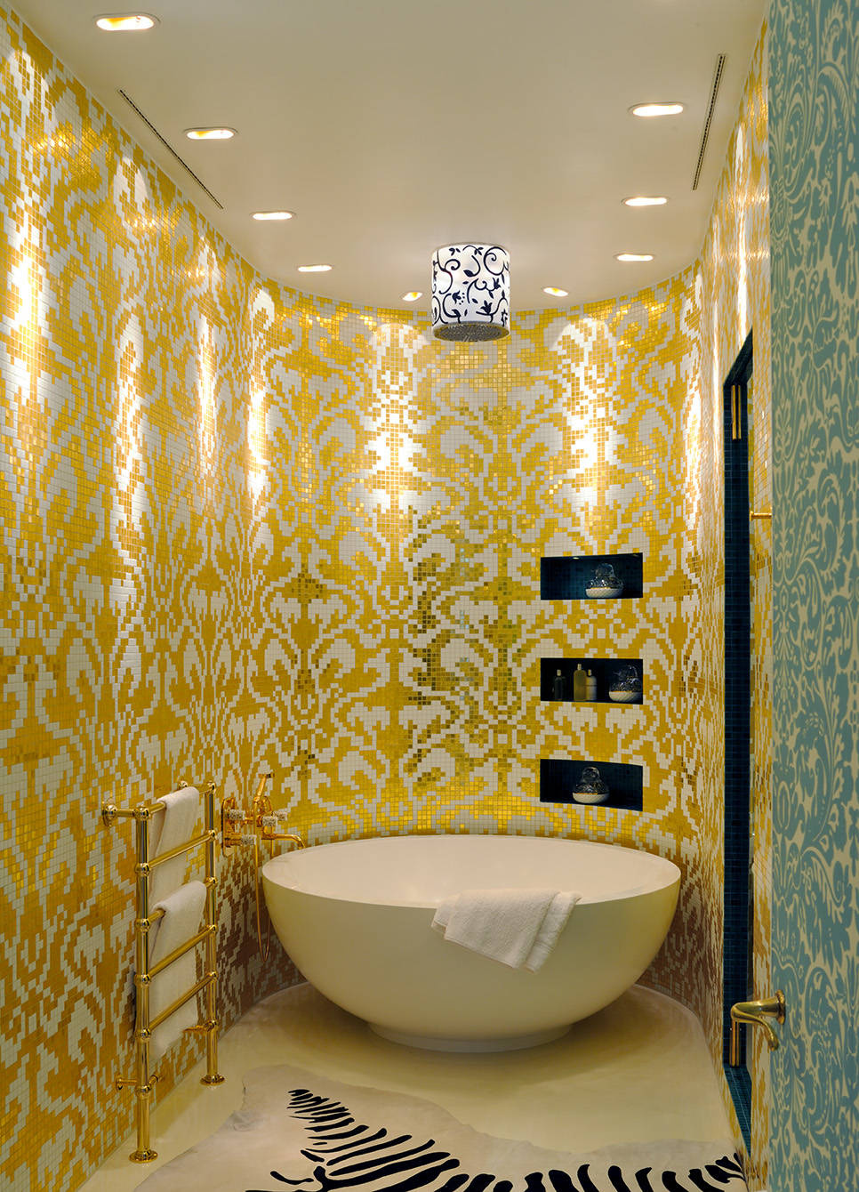 Фотоохоота: 91 идея для стены за душевой шторкой