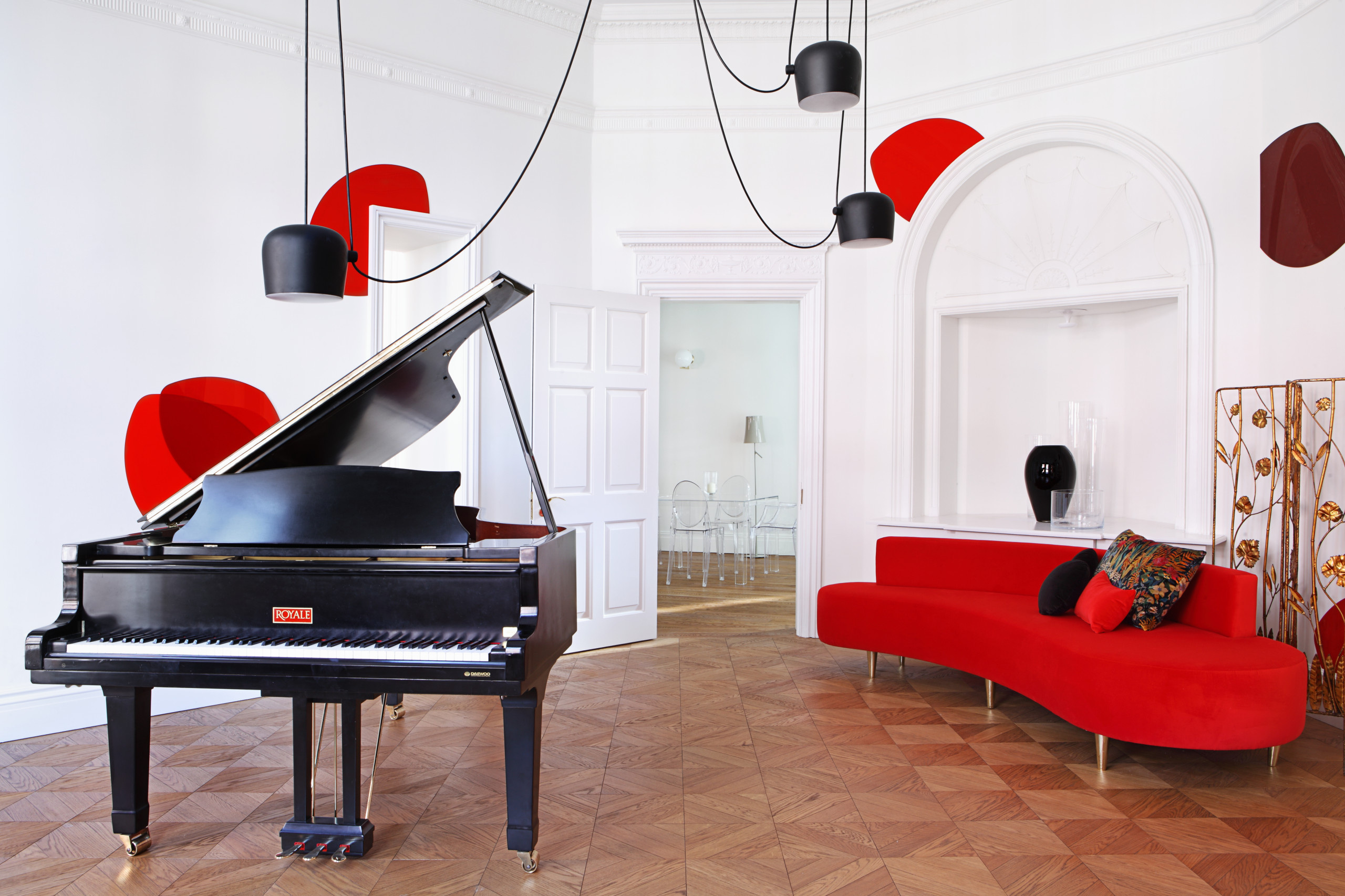 Просто фото: Пятно цвета на стене