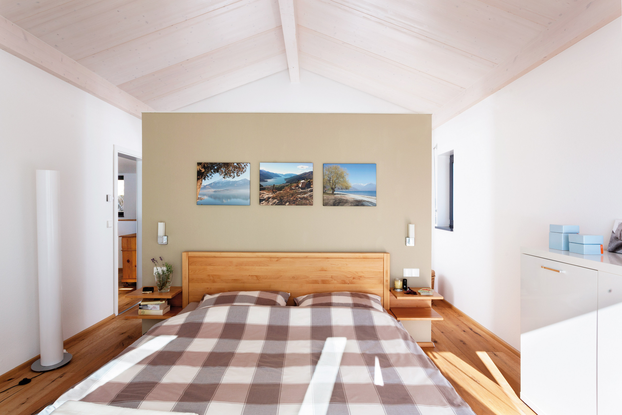 Фотоохота: 101 идея, как обыграть прикроватные тумбочки — с фото