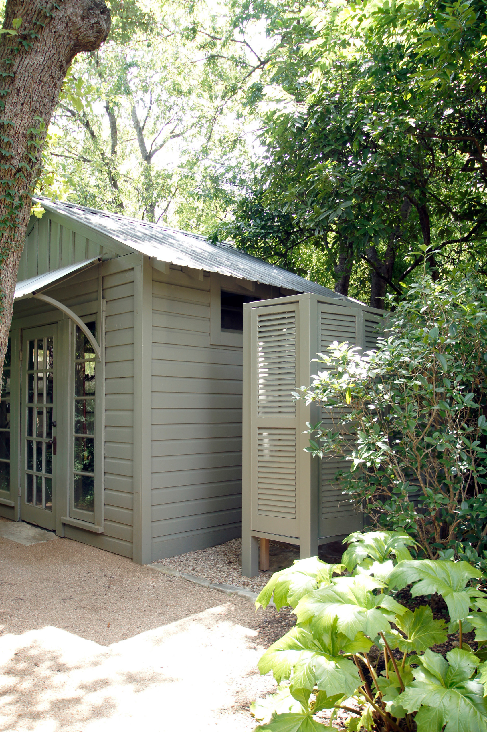 Как правильно: Летний душ на даче своими руками