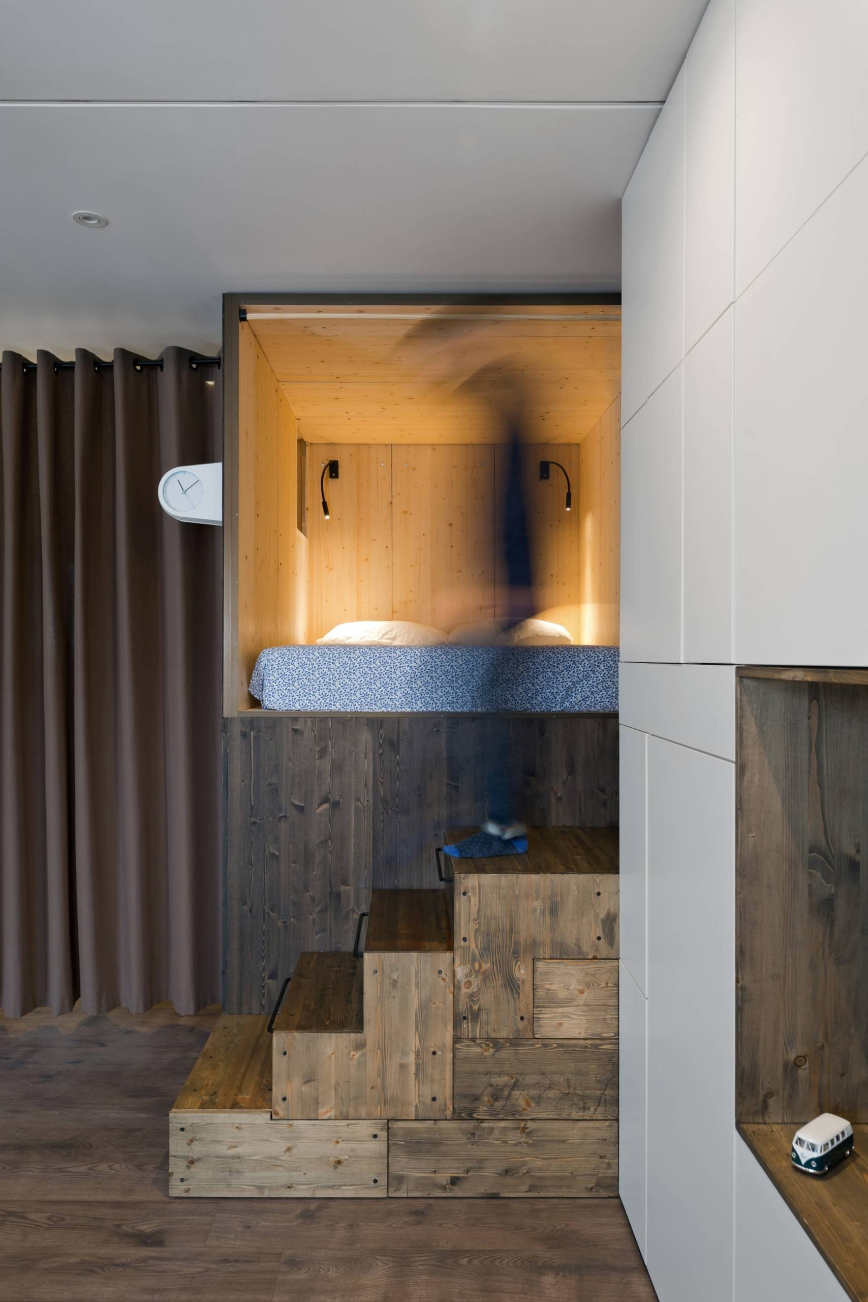 Houzz тур: 35 метров с деревянным слипбоксом