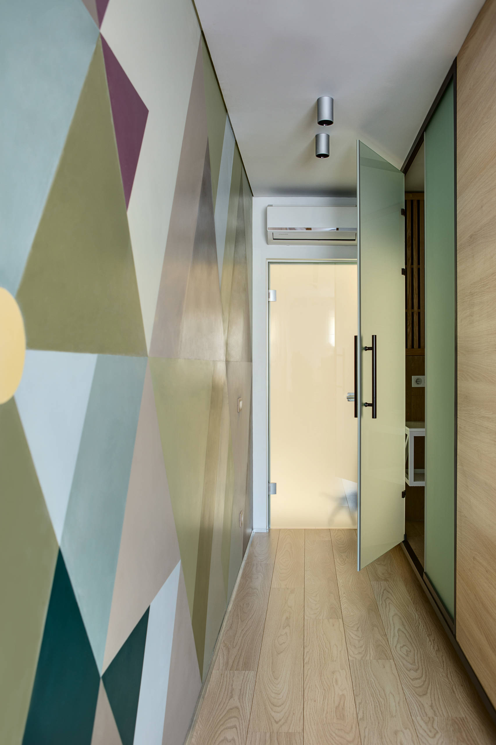 Houzz Украина: Интерьер для холостяка и кошки