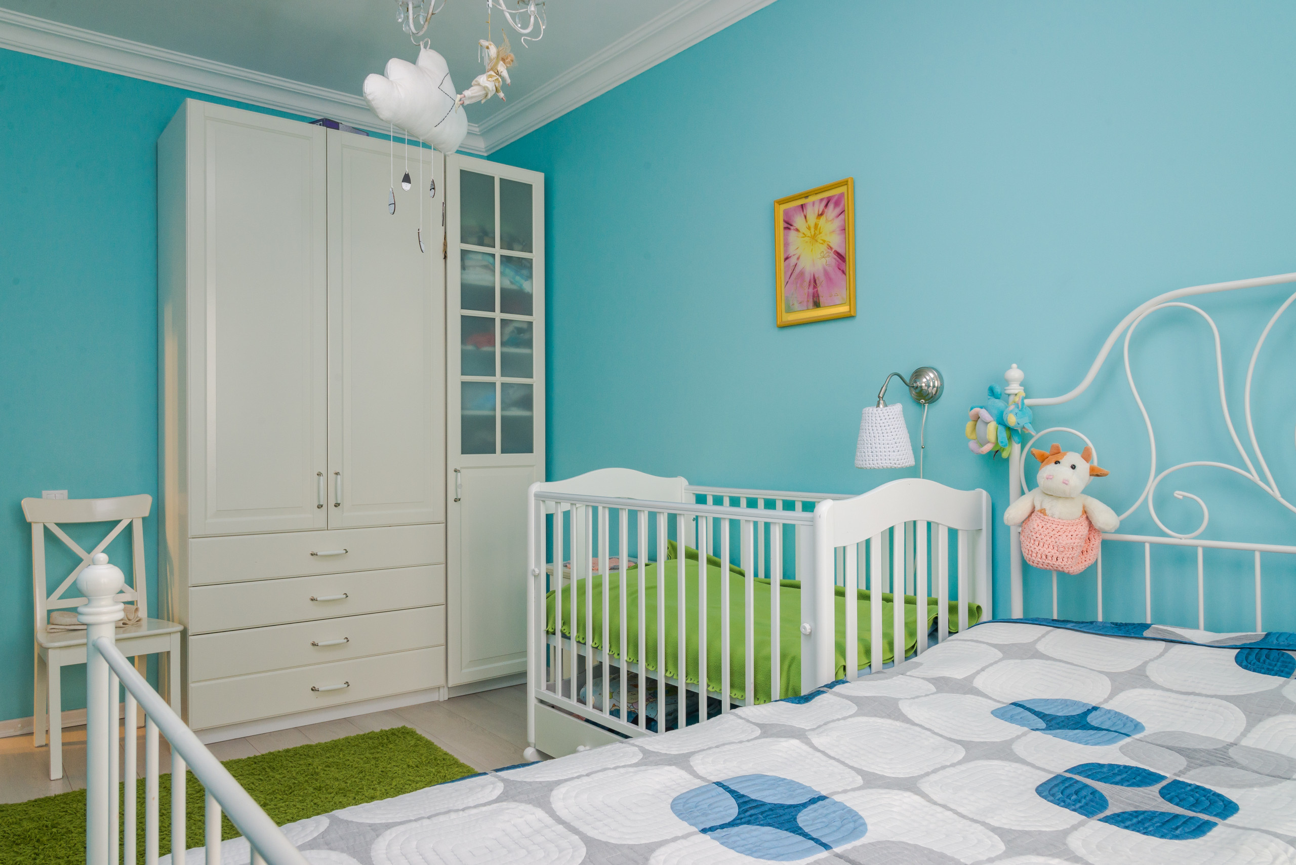 В гостях: Квартира с авторским декором и Поллоком, захватившим балкон