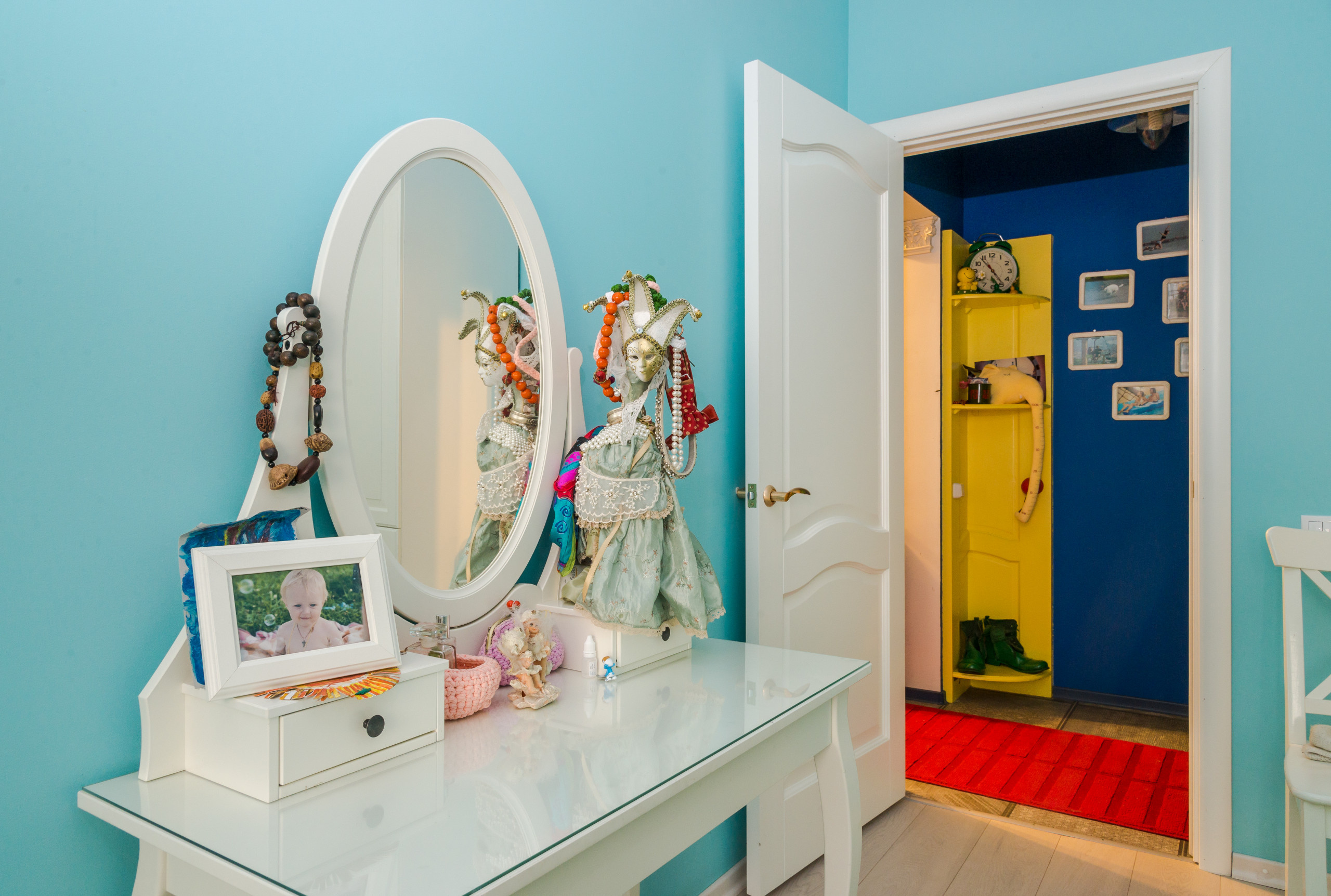 В гостях: Квартира с авторским декором и Поллоком, захватившим балкон