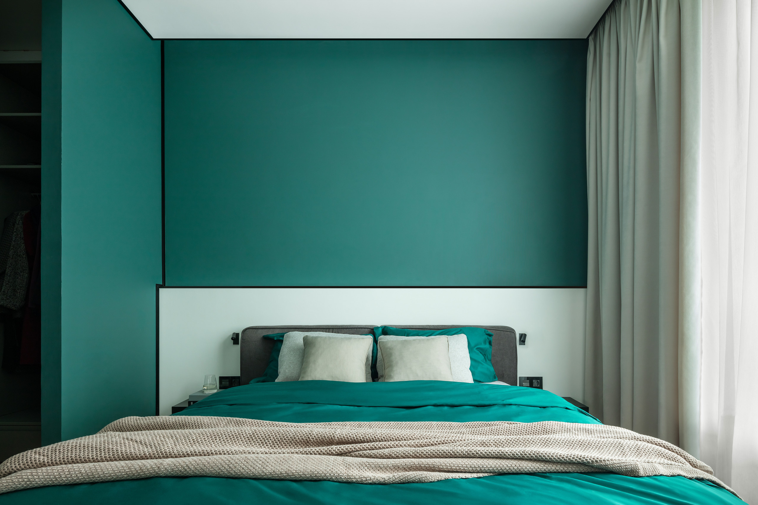 Фотоохота: 31 вариант цветных стен в спальне