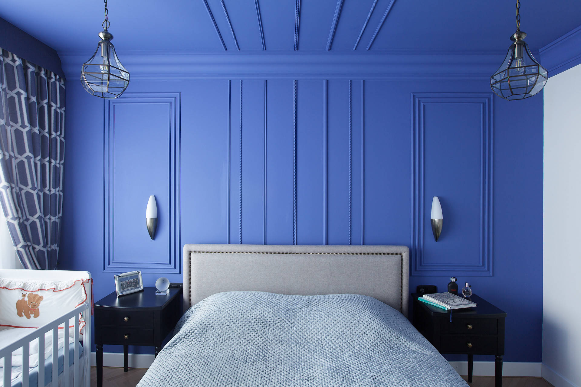 Фотоохота: 31 вариант цветных стен в спальне