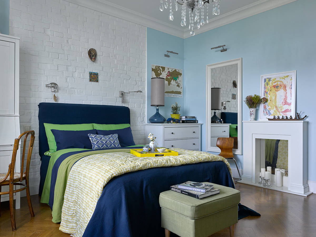 Houzz тур: Интерьер в сталинке с картинами из семейной коллекции