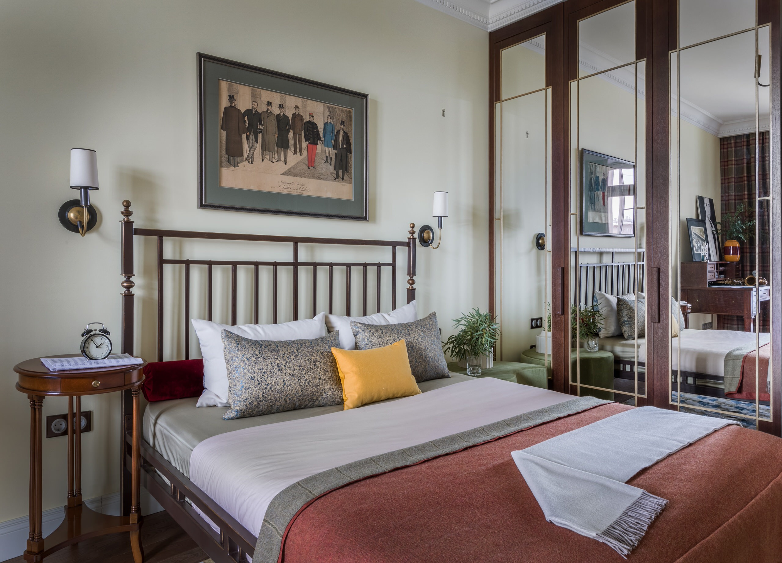 Houzz тур: Сталинка с коллекцией скандинавского стекла