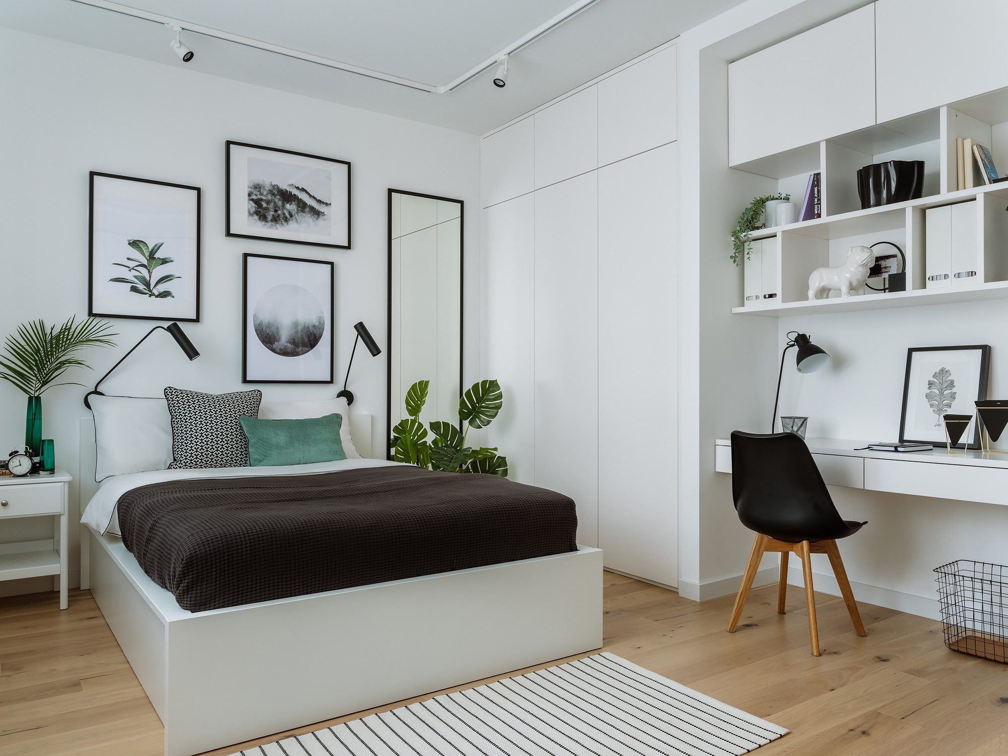 Houzz тур: Строгая квартира для мамы с дочкой