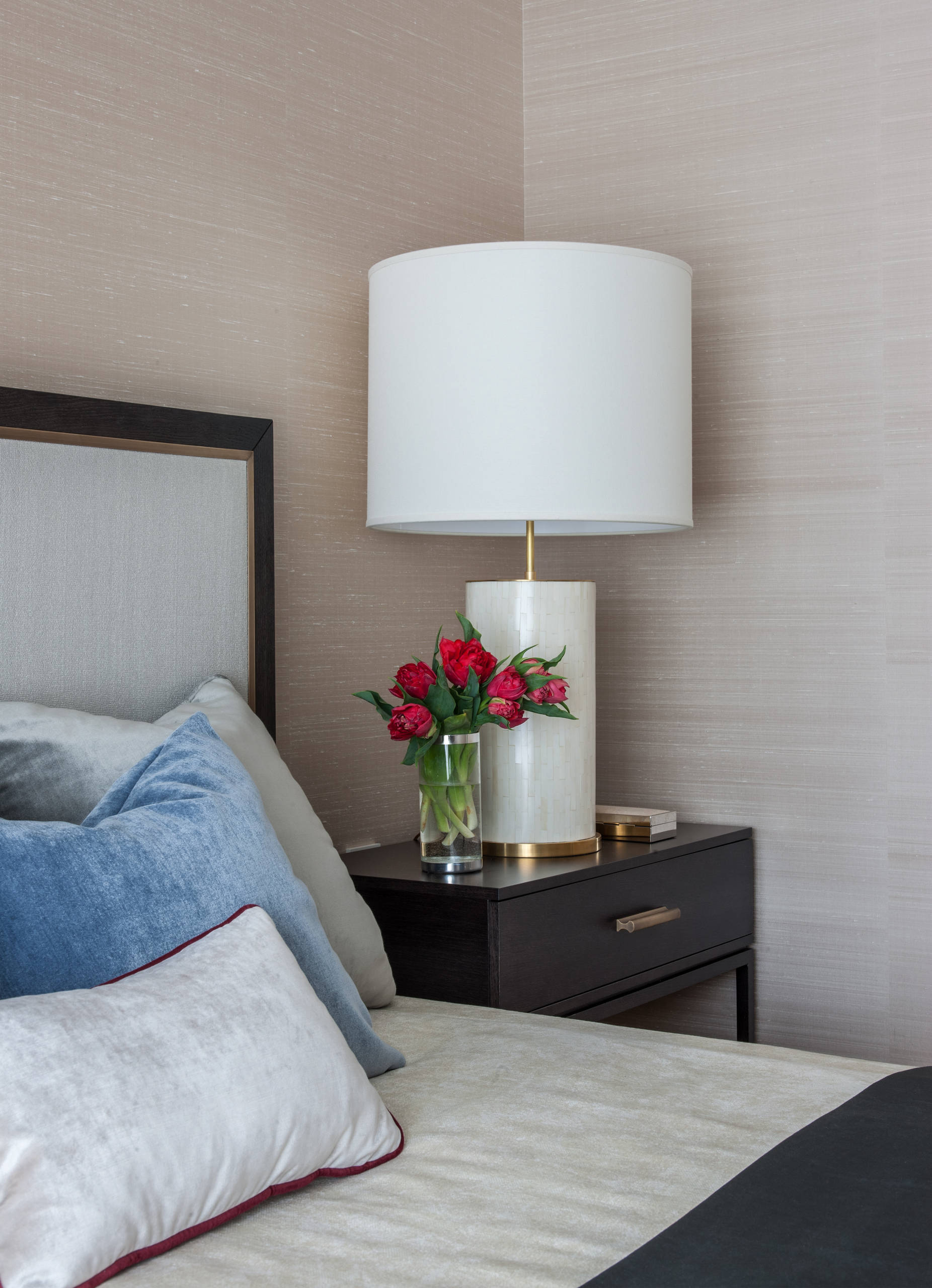 Houzz тур: Квартира с зеркальным холлом