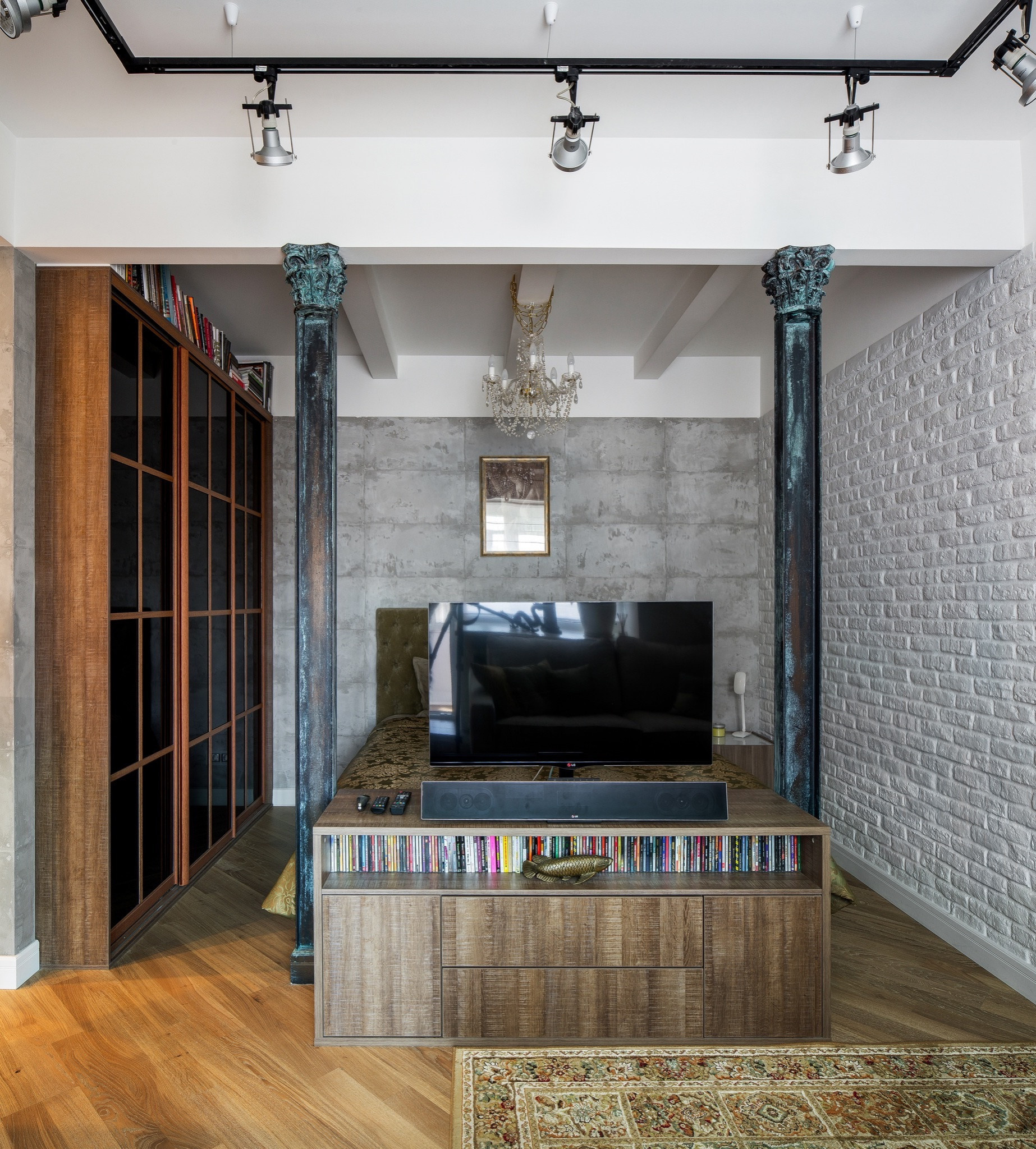 С миру по идее: Как обыграть колонны в интерьере квартиры