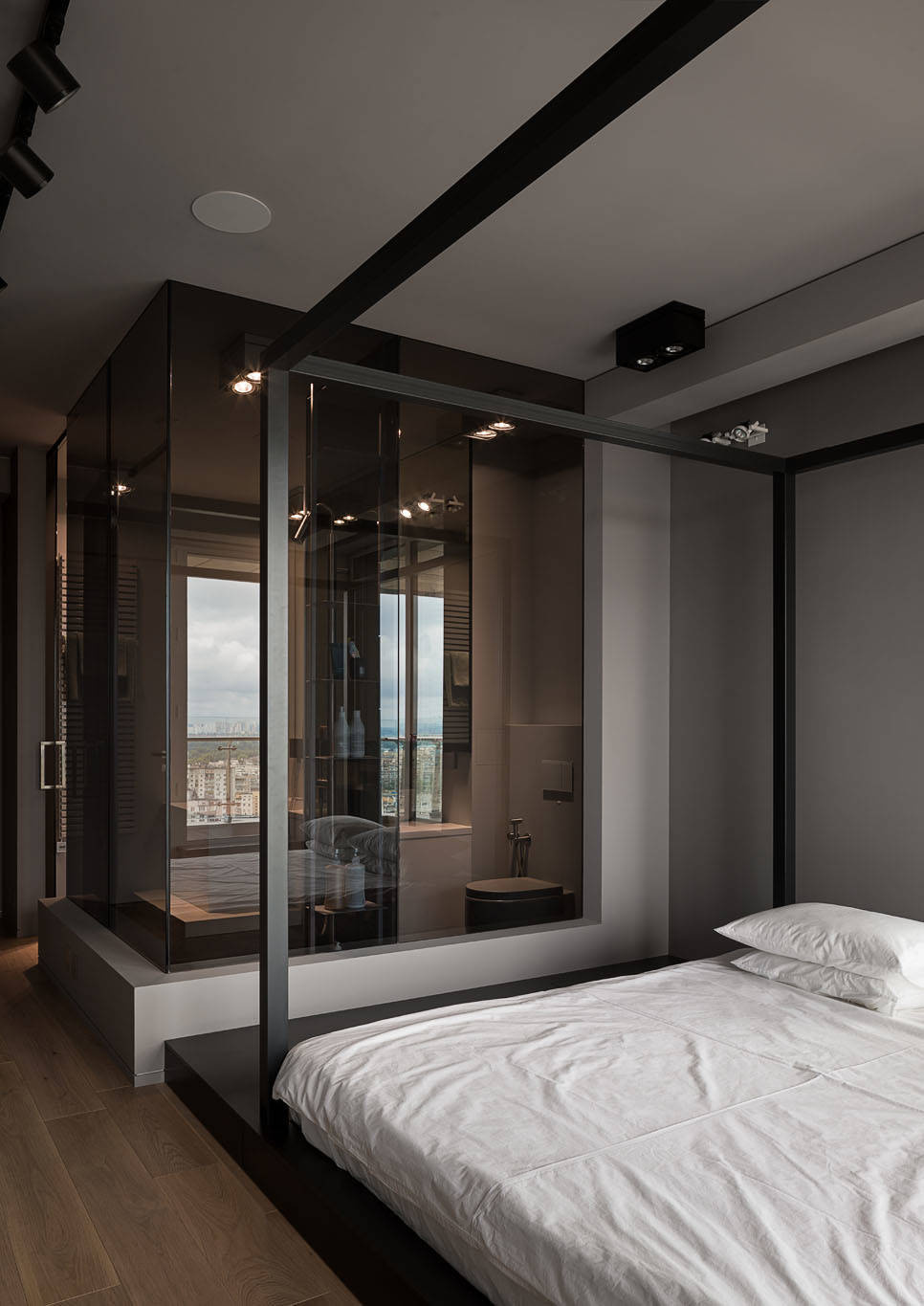 Houzz Украина: Квартира — аквариум с видом на город