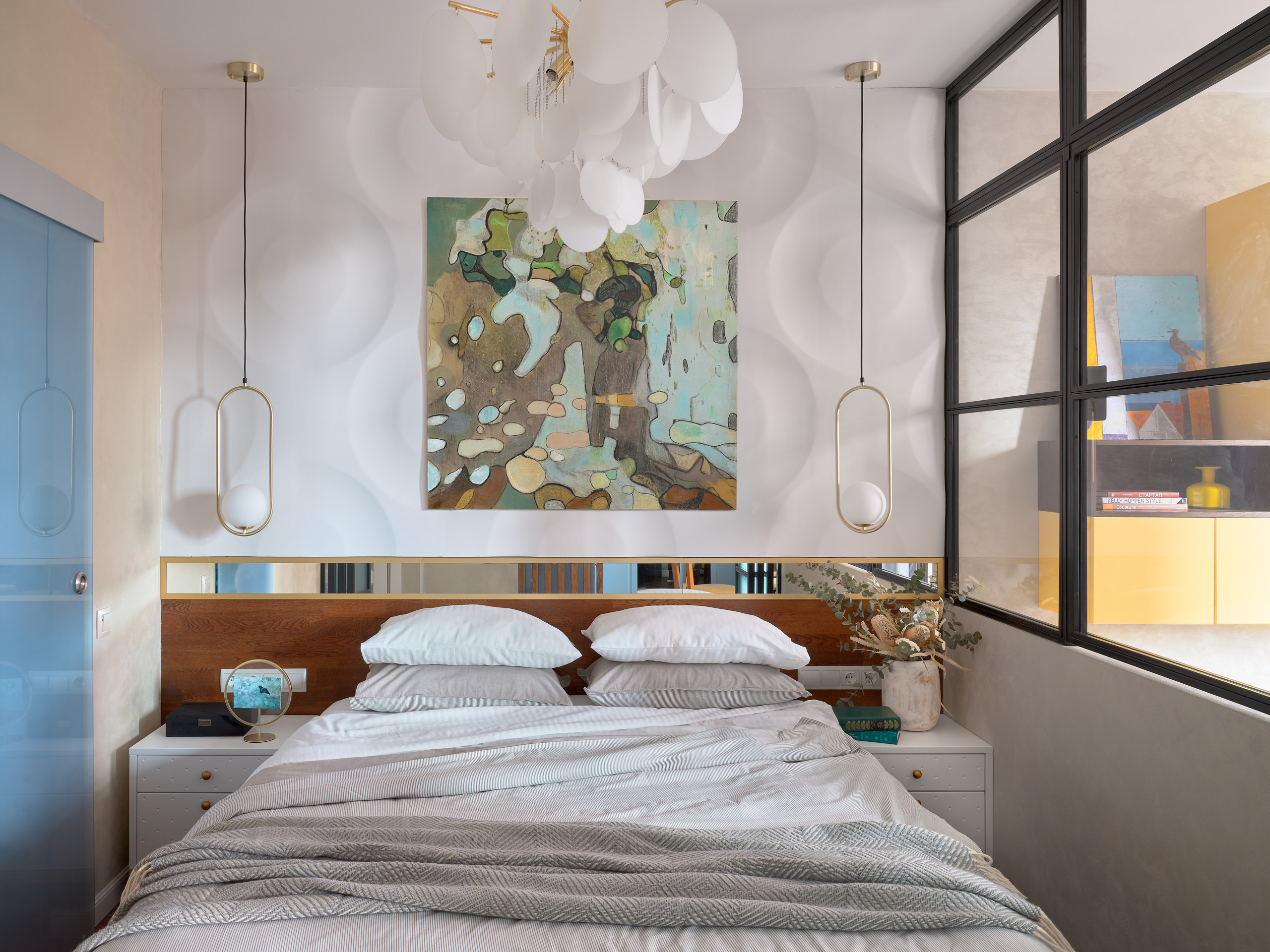 Houzz тур: 35 кв.м с панорамным окном из спальни в гостиную