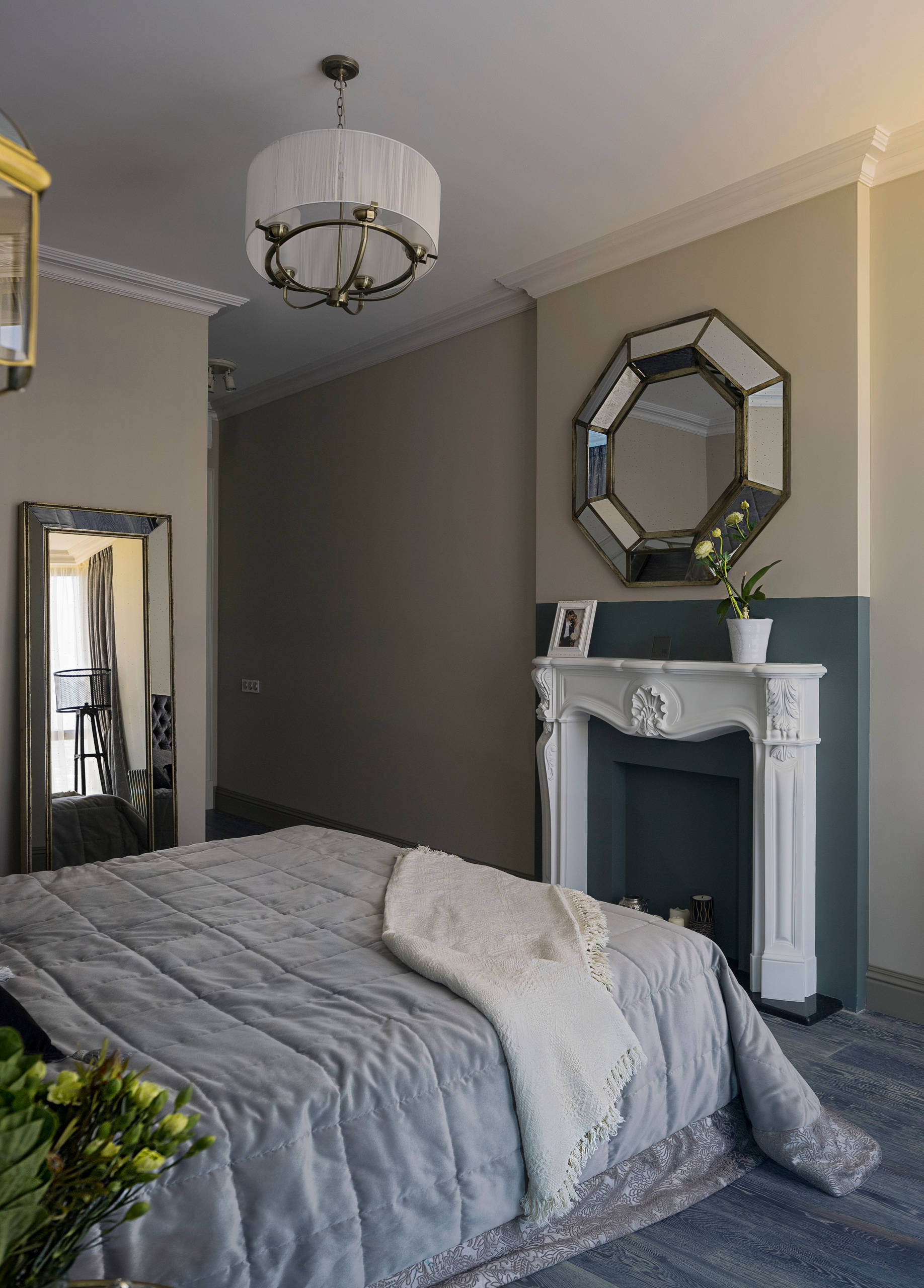 Houzz тур: Сдержанная классика с элементами металла и фактурным деревом