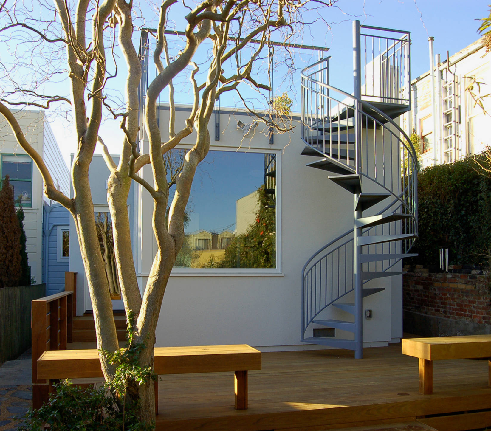 Фотоохота: Внешняя винтовая лестница