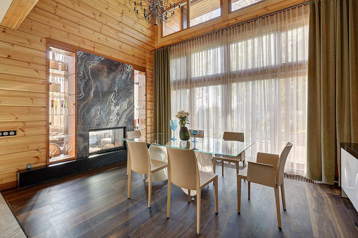 Просто фото: Камин у окна