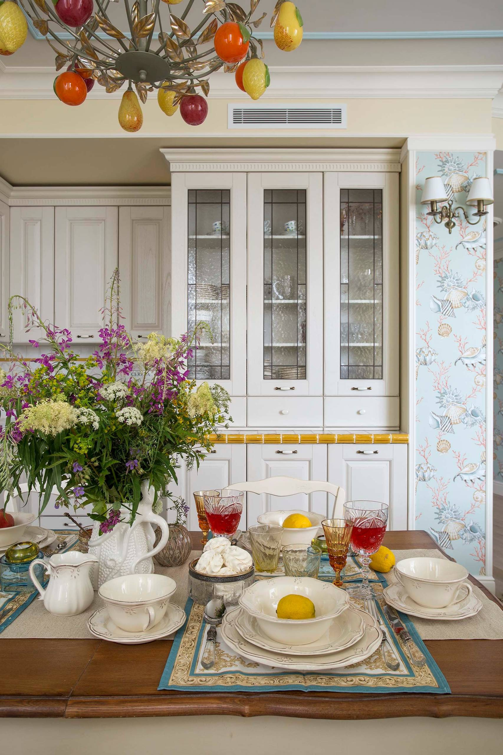 Houzz тур: Прованс с видом на реку для молодой семьи