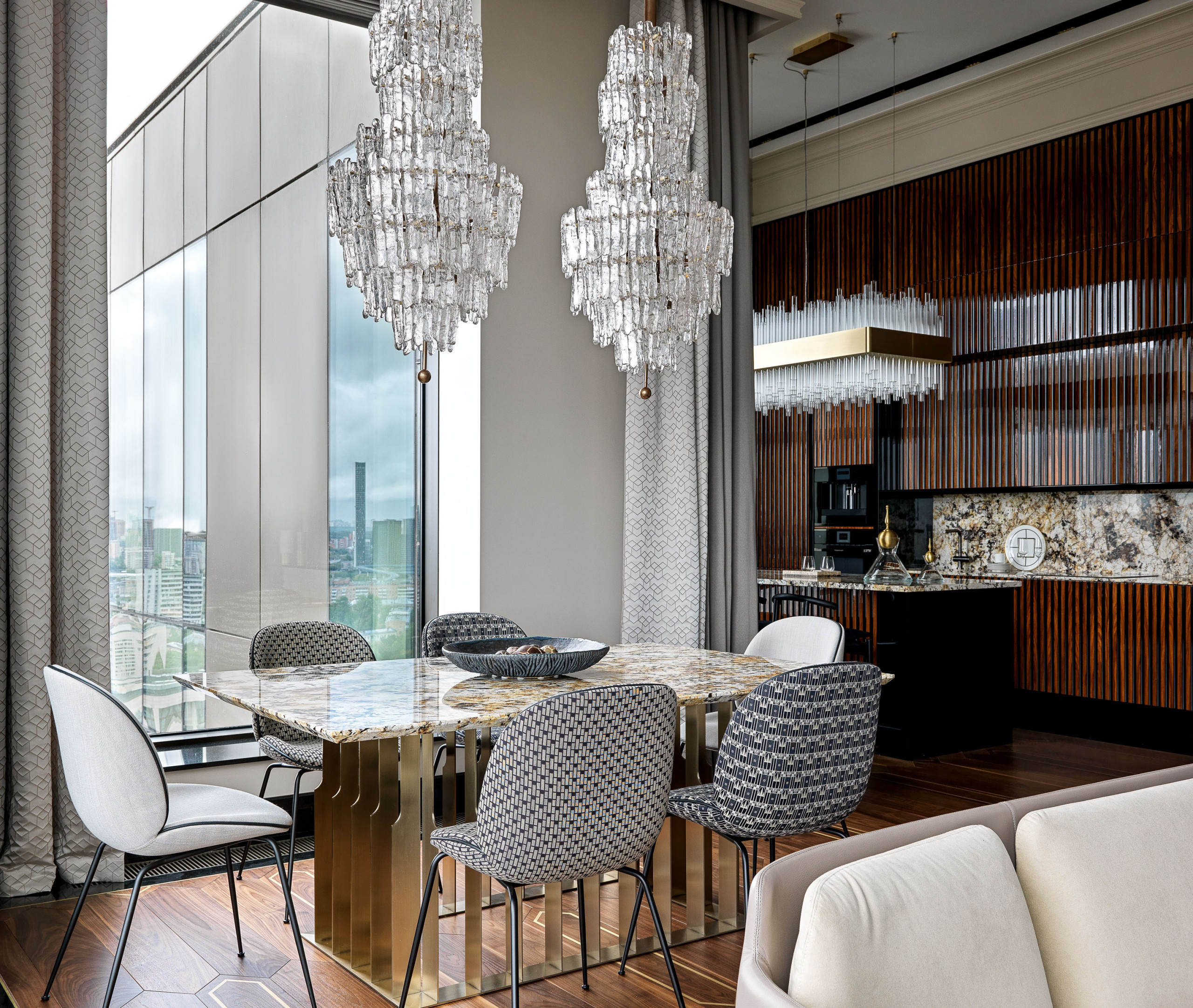 Houzz тур: Огонь-интерьер с видом на Москва-сити