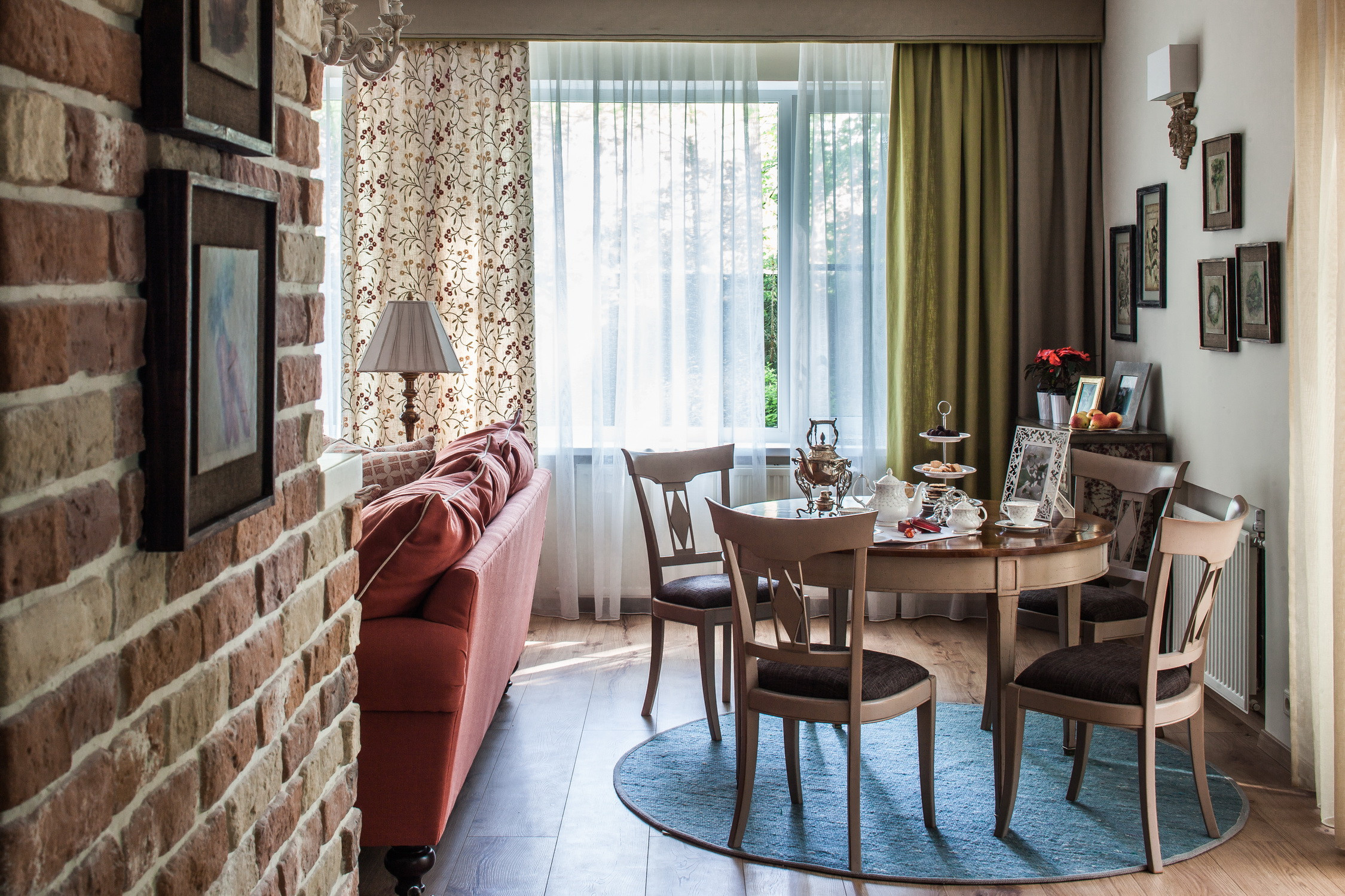 Houzz тур: Кантри и романтика в доме для четырех поколений