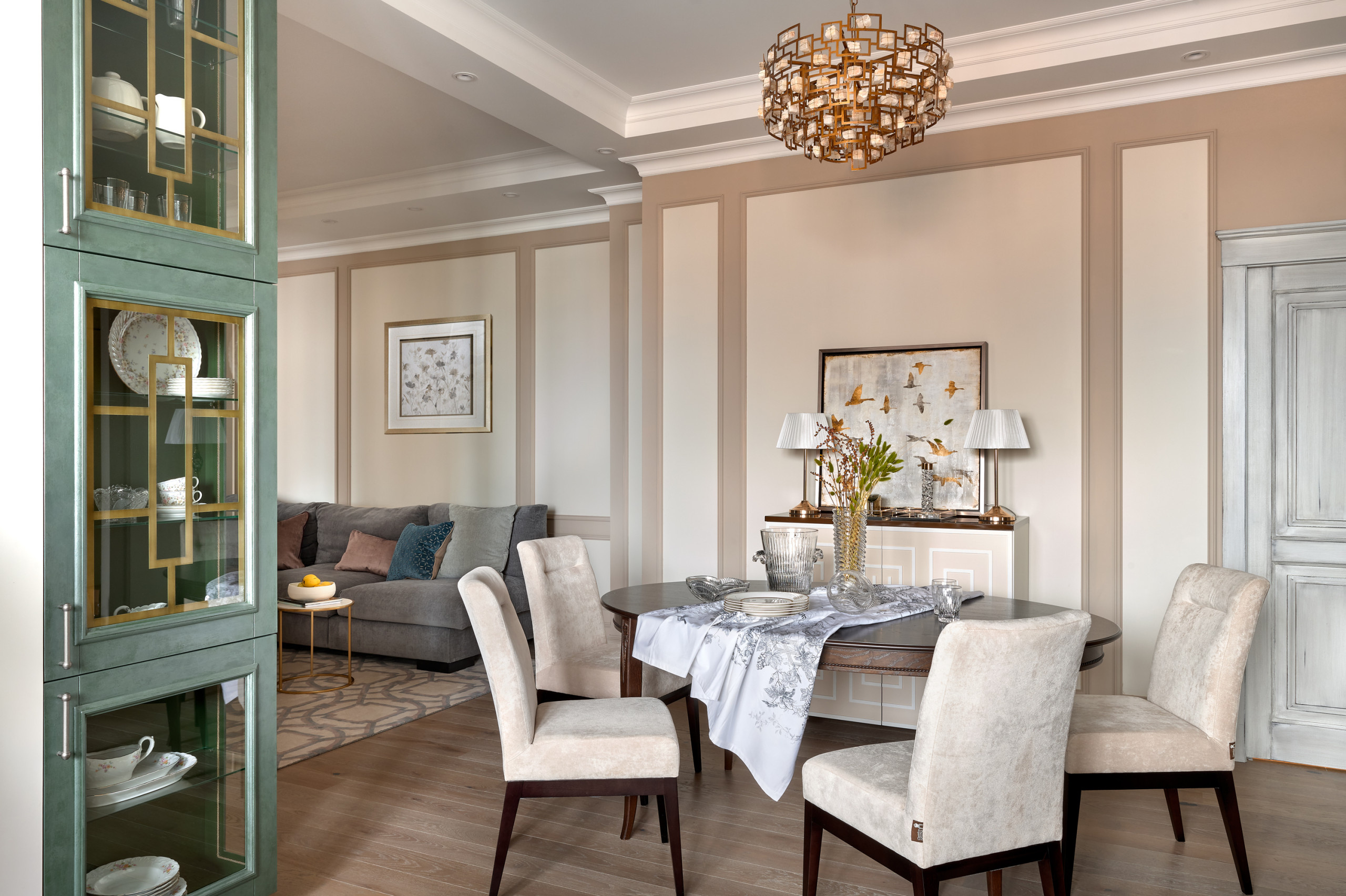 В гостях: Квартира с летящими утками и охотничьей собакой