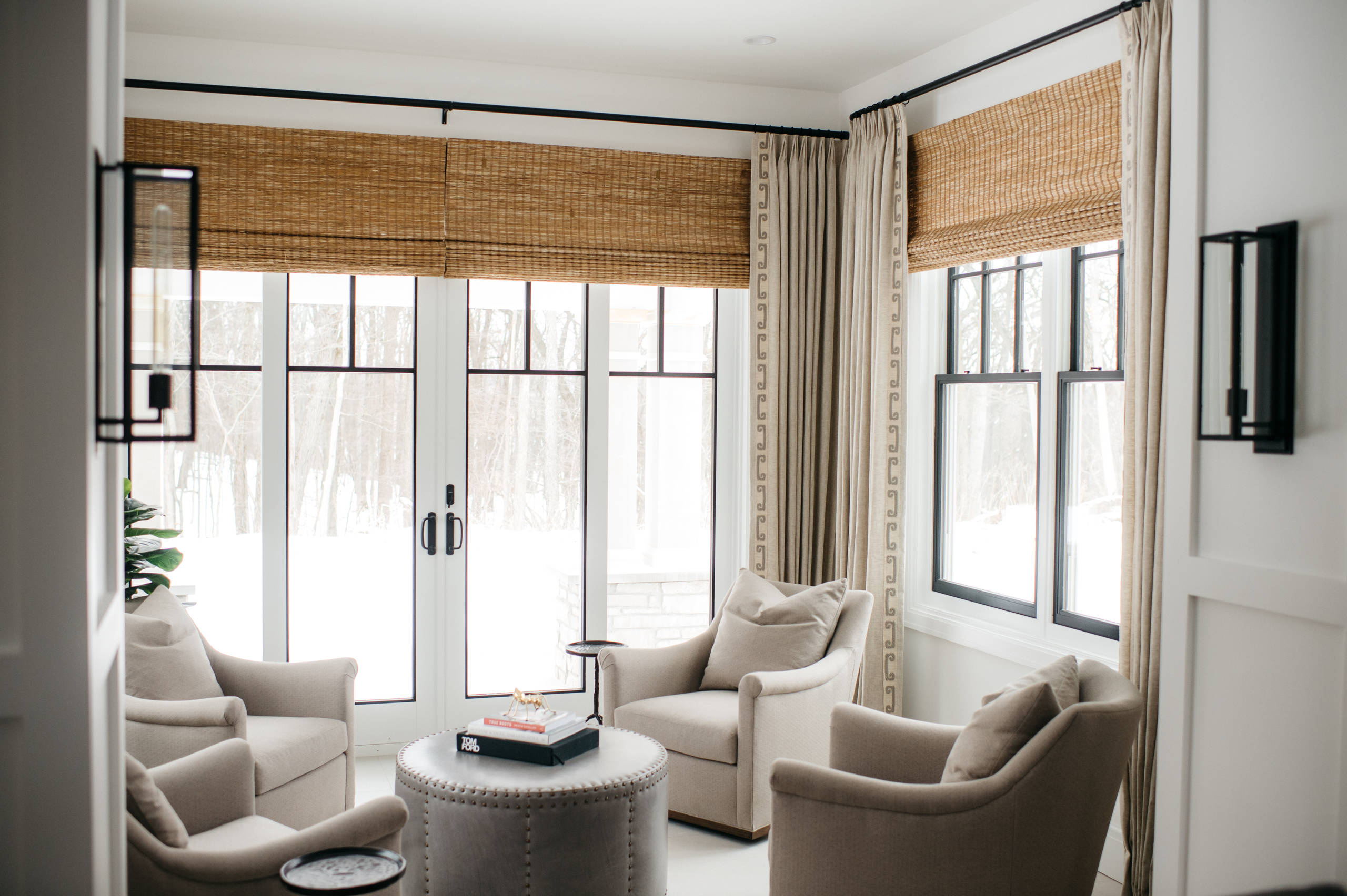 Просто фото: 17 способов красиво повесить шторы