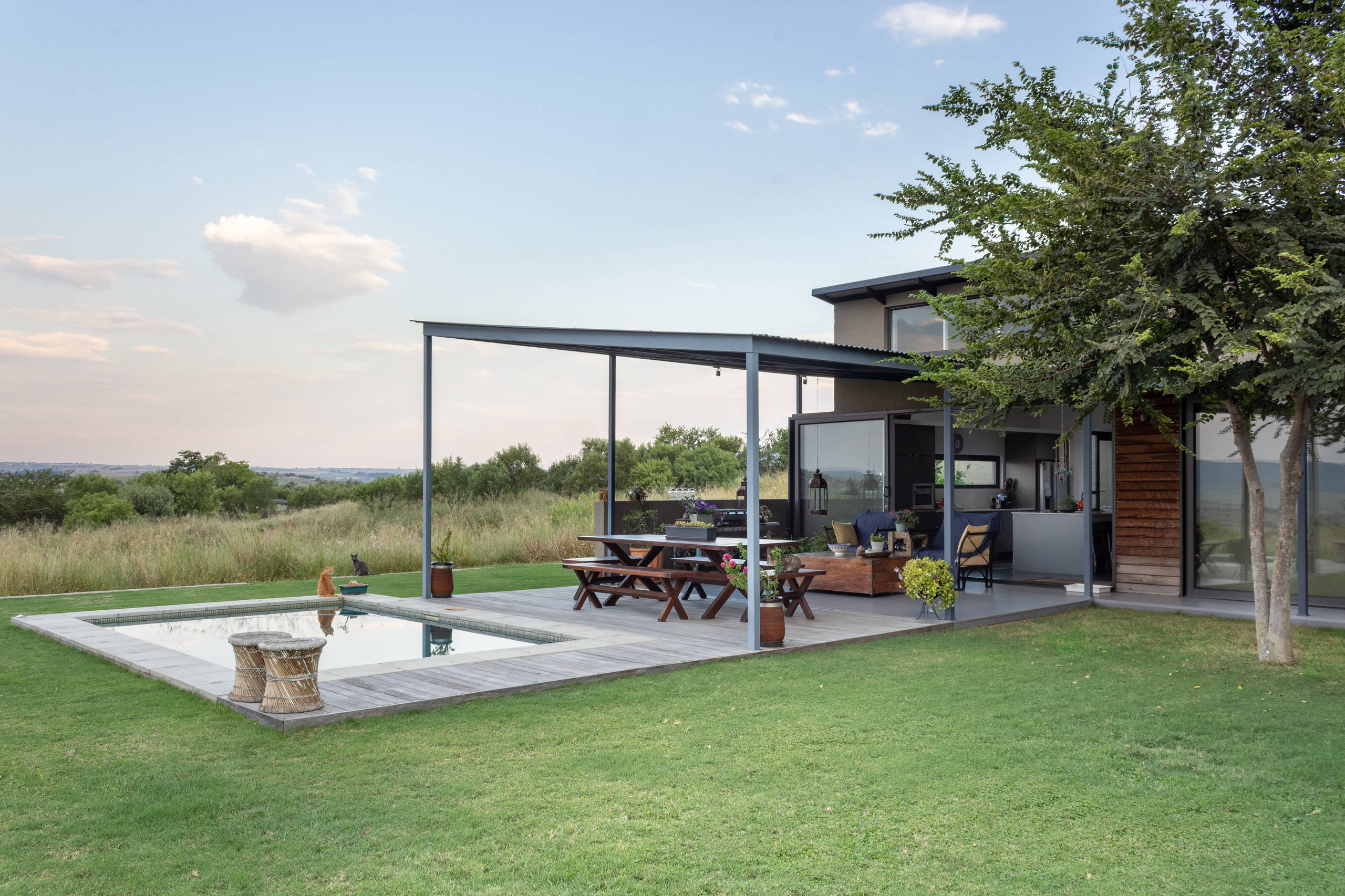 Фотоохота: 49 способов найти место бассейну на шести сотках