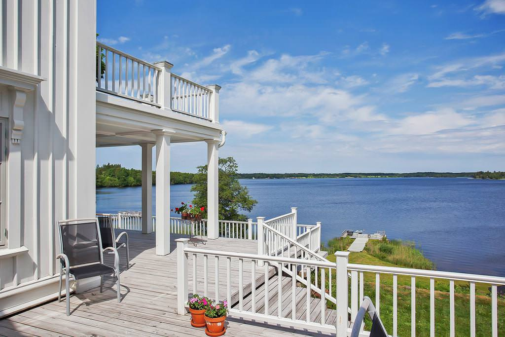 Участок у воды: Что нужно знать будущему владельцу