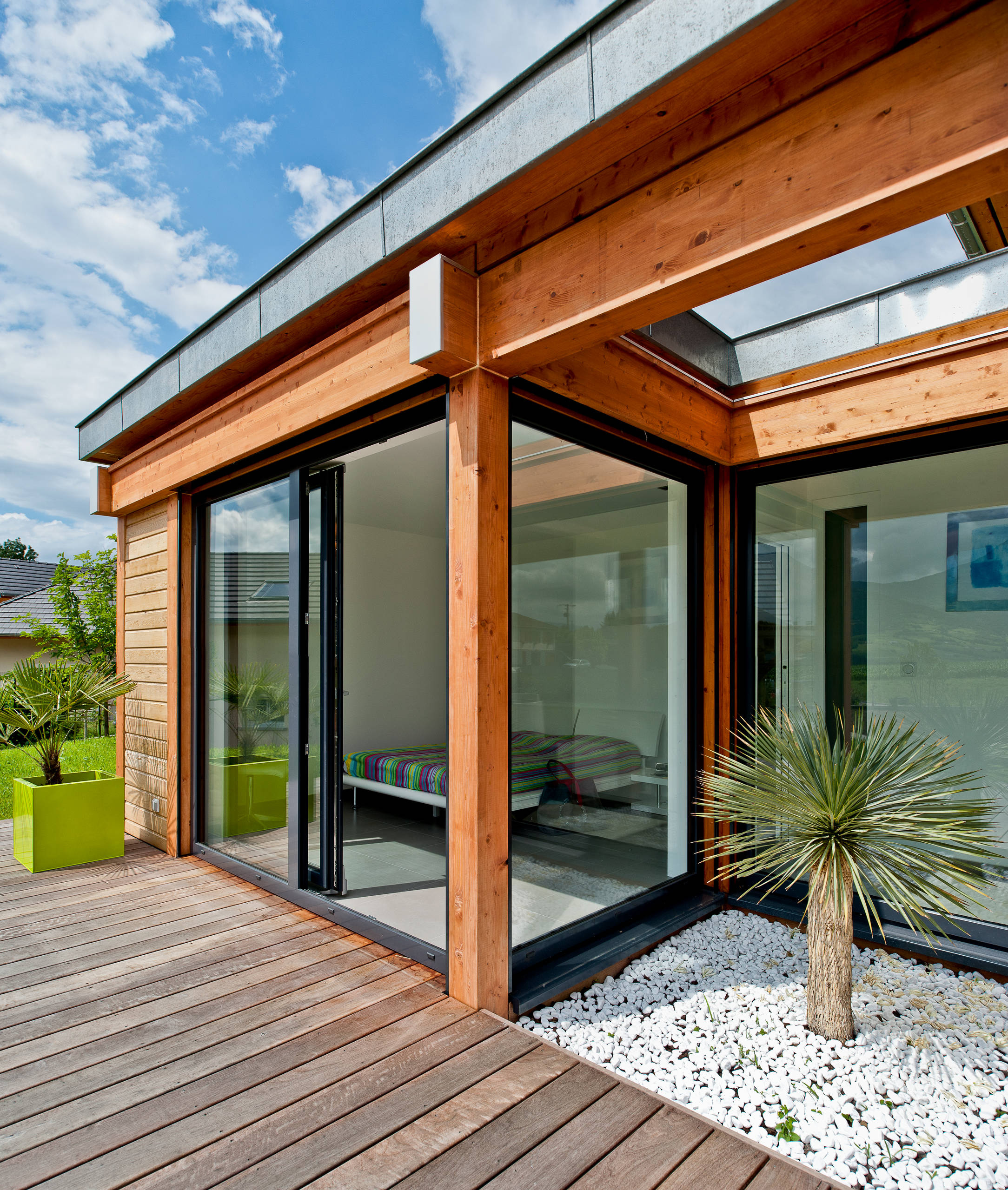 Деревянные окна: Какой дизайн им лучше выбрать и почему