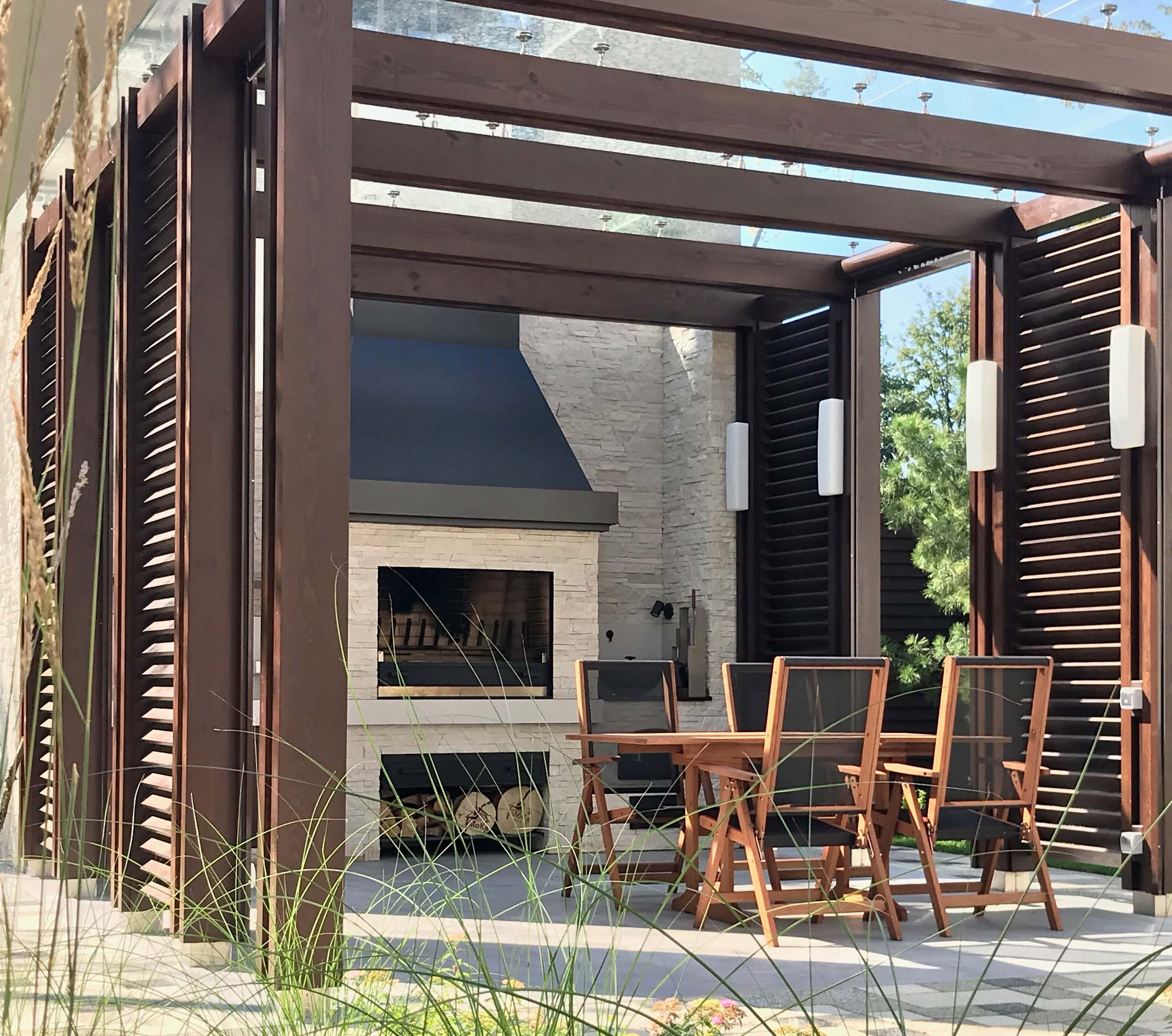 Проект недели: Беседка-барбекю под стеклянной крышей