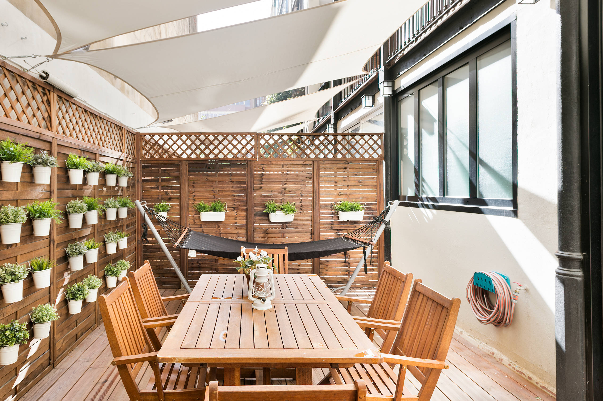 Фотоохота: 87 балконов, вдохновляющих дизайном и видом на город