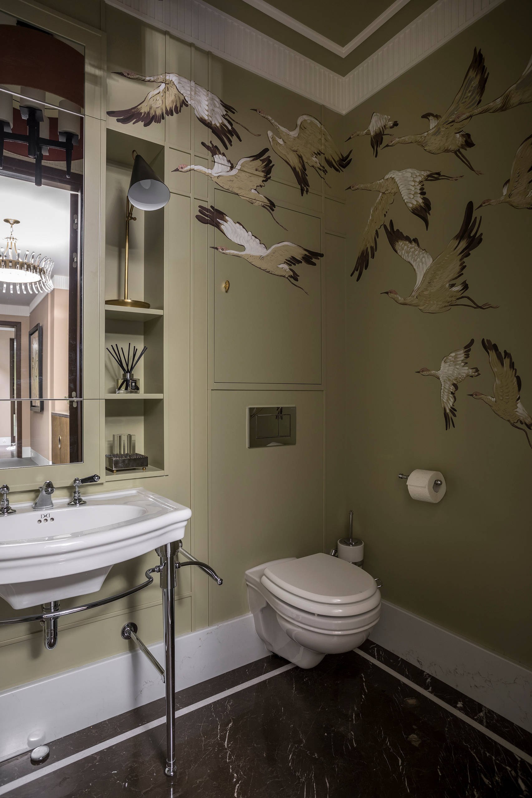 Пригожее место: Чем украсить стену над бачком унитаза