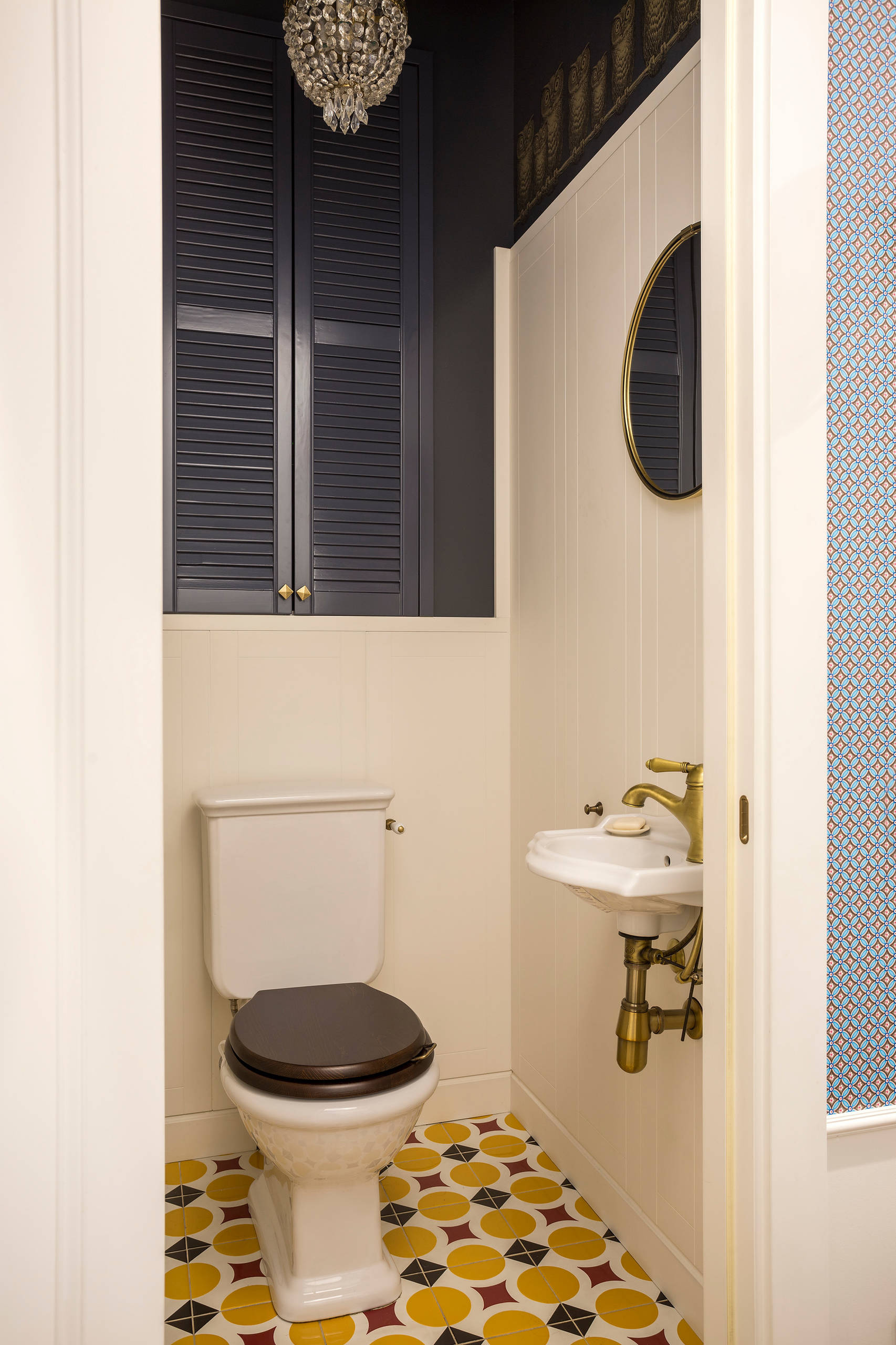 Houzz тур: Винтаж и ванна на ножках для модницы
