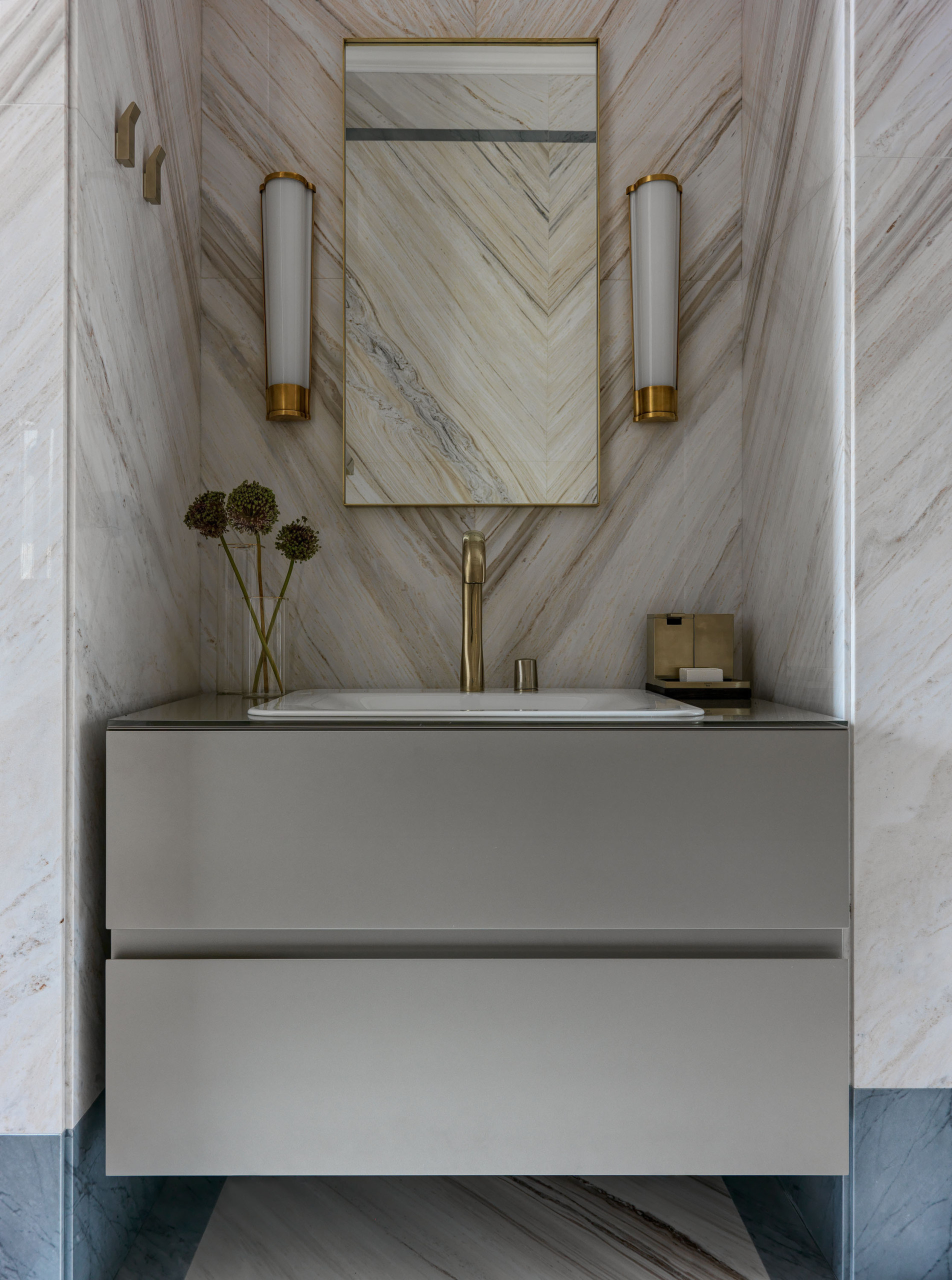 Houzz тур: Огонь-интерьер с видом на Москва-сити