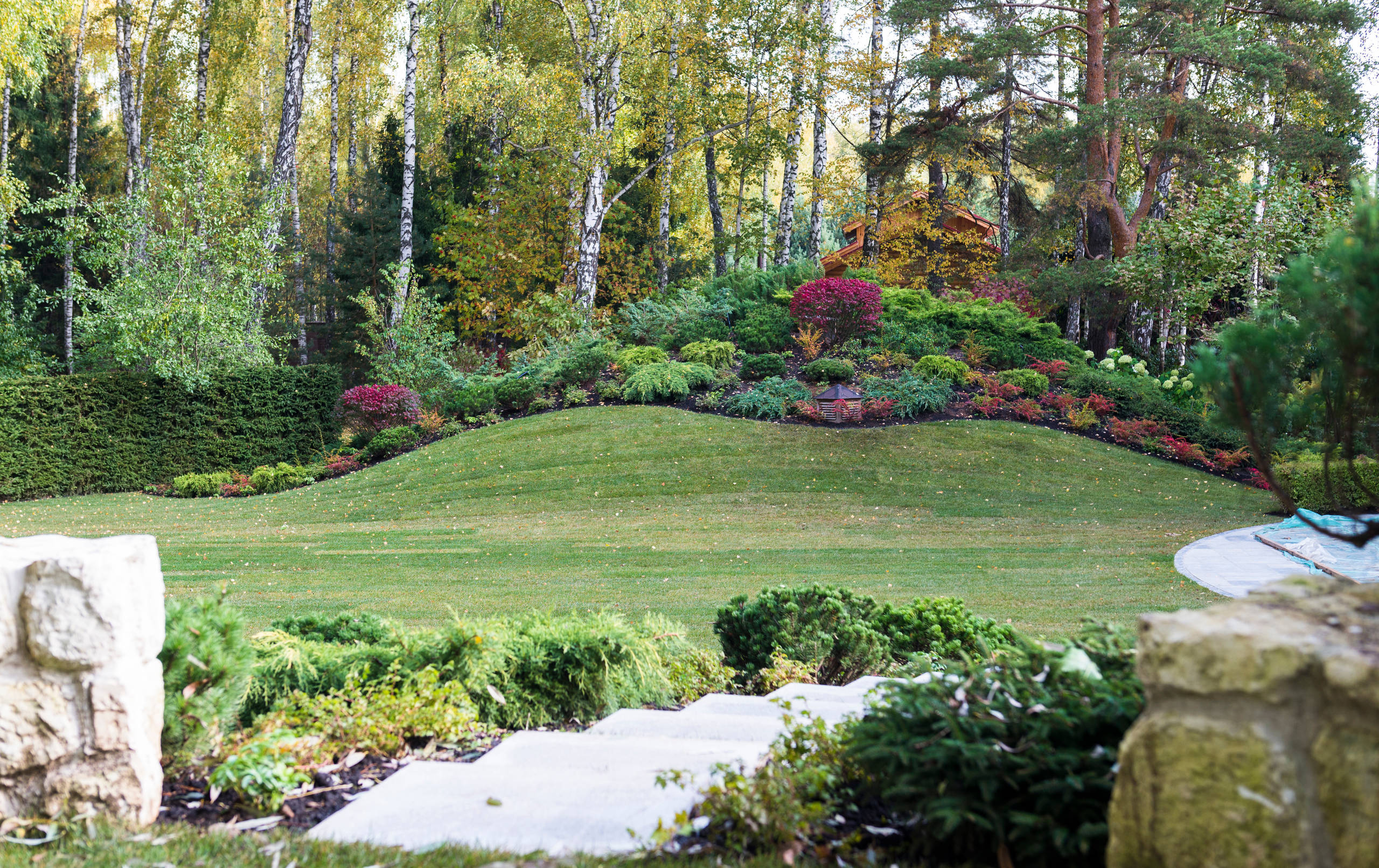 Как правильно: Организовать сад на участке со сложным рельефом