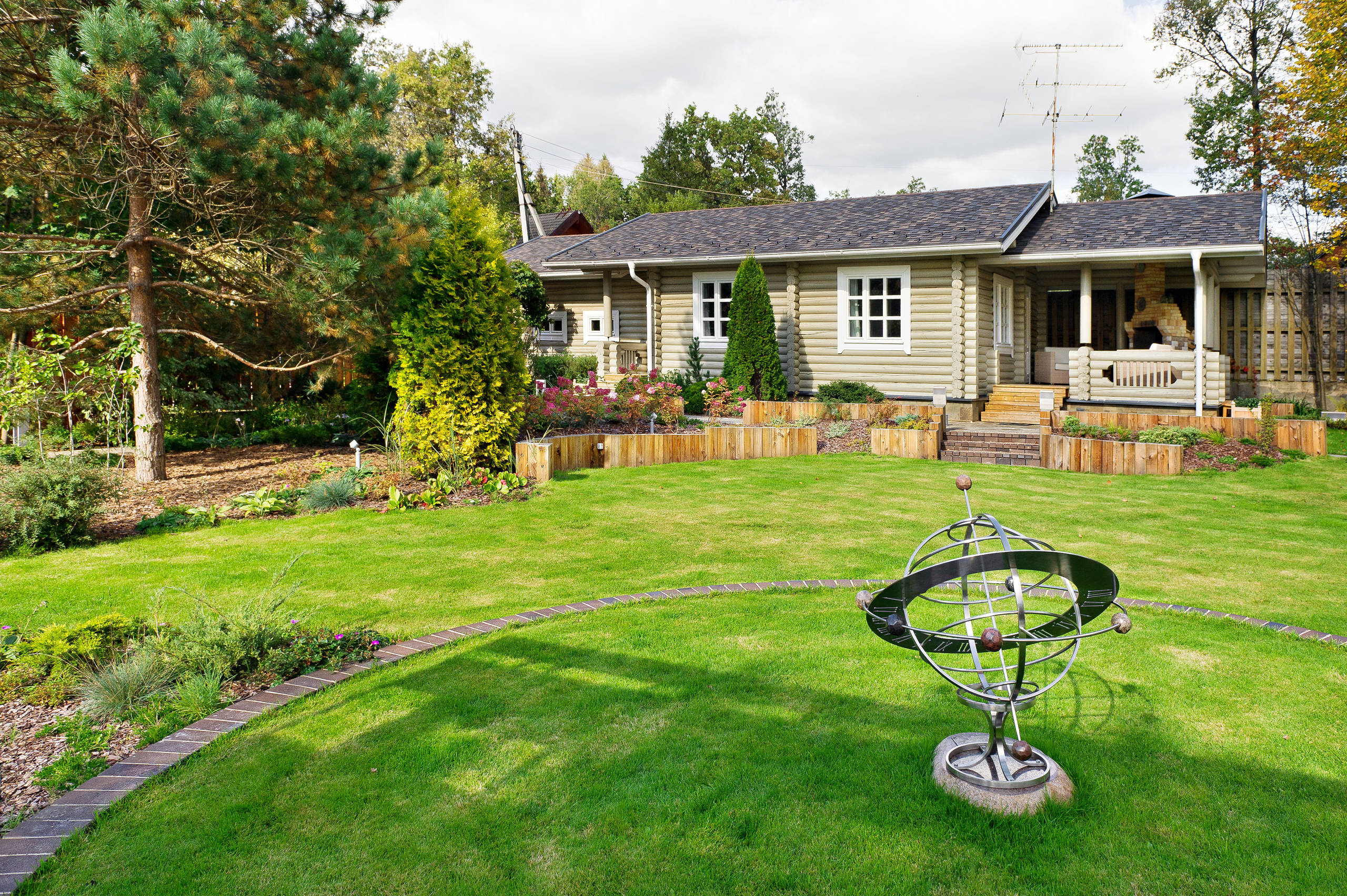 Проект недели: Сад на 12 сотках с солнечными часами