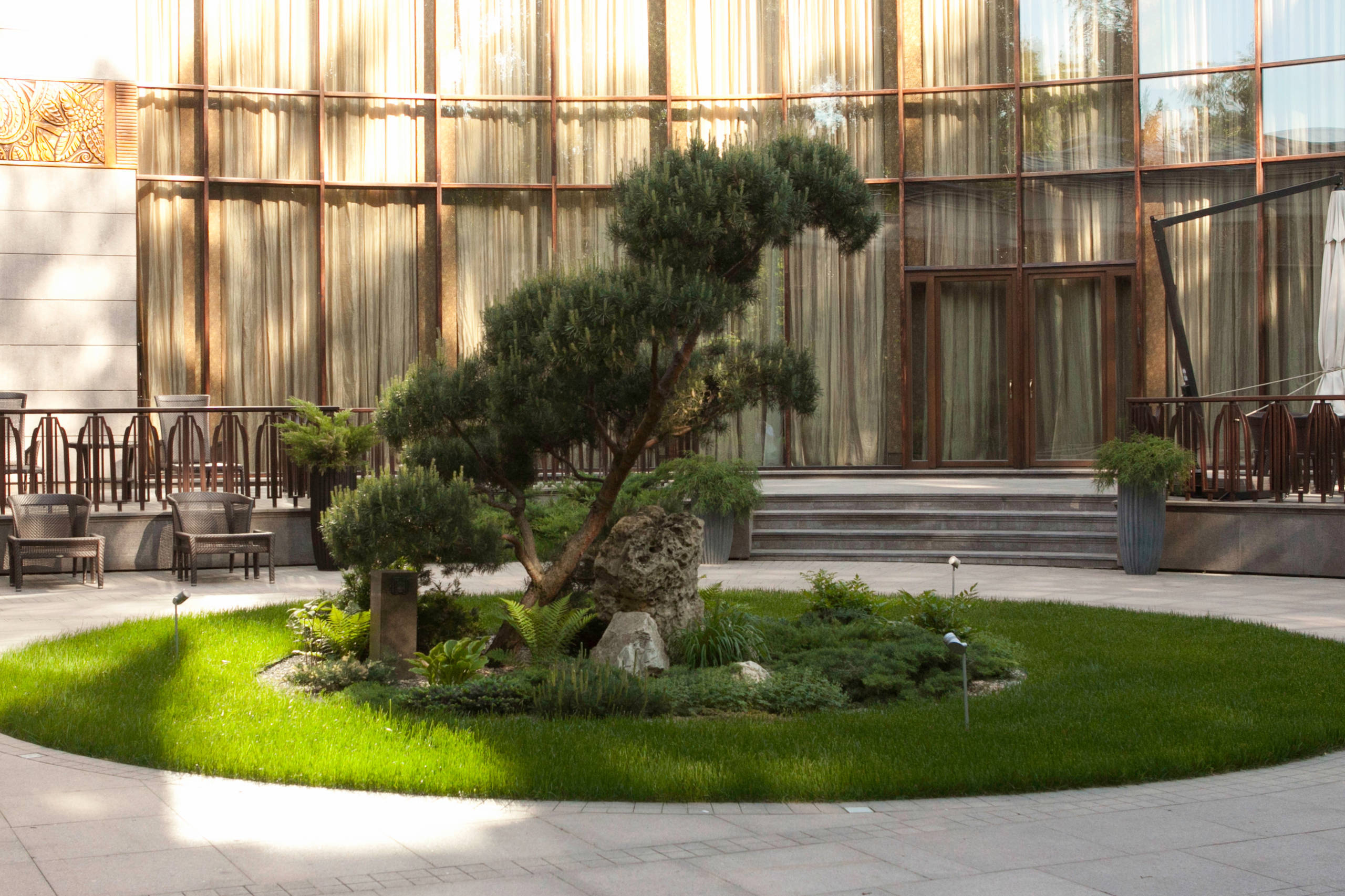 Зрелый сад: Как организовать уход за деревьями