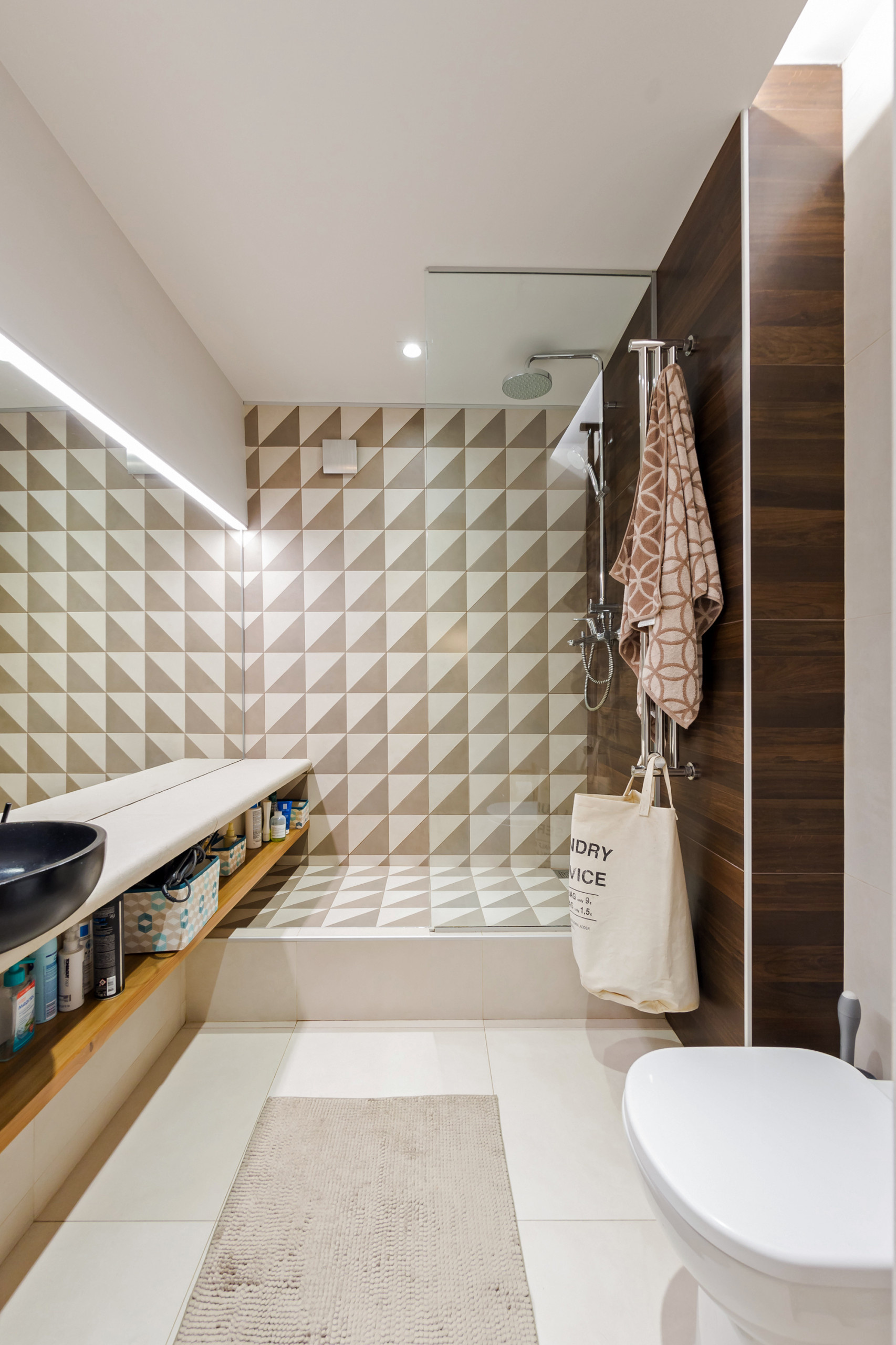 В гостях: Яркая квартира для двоих, не считая собаки