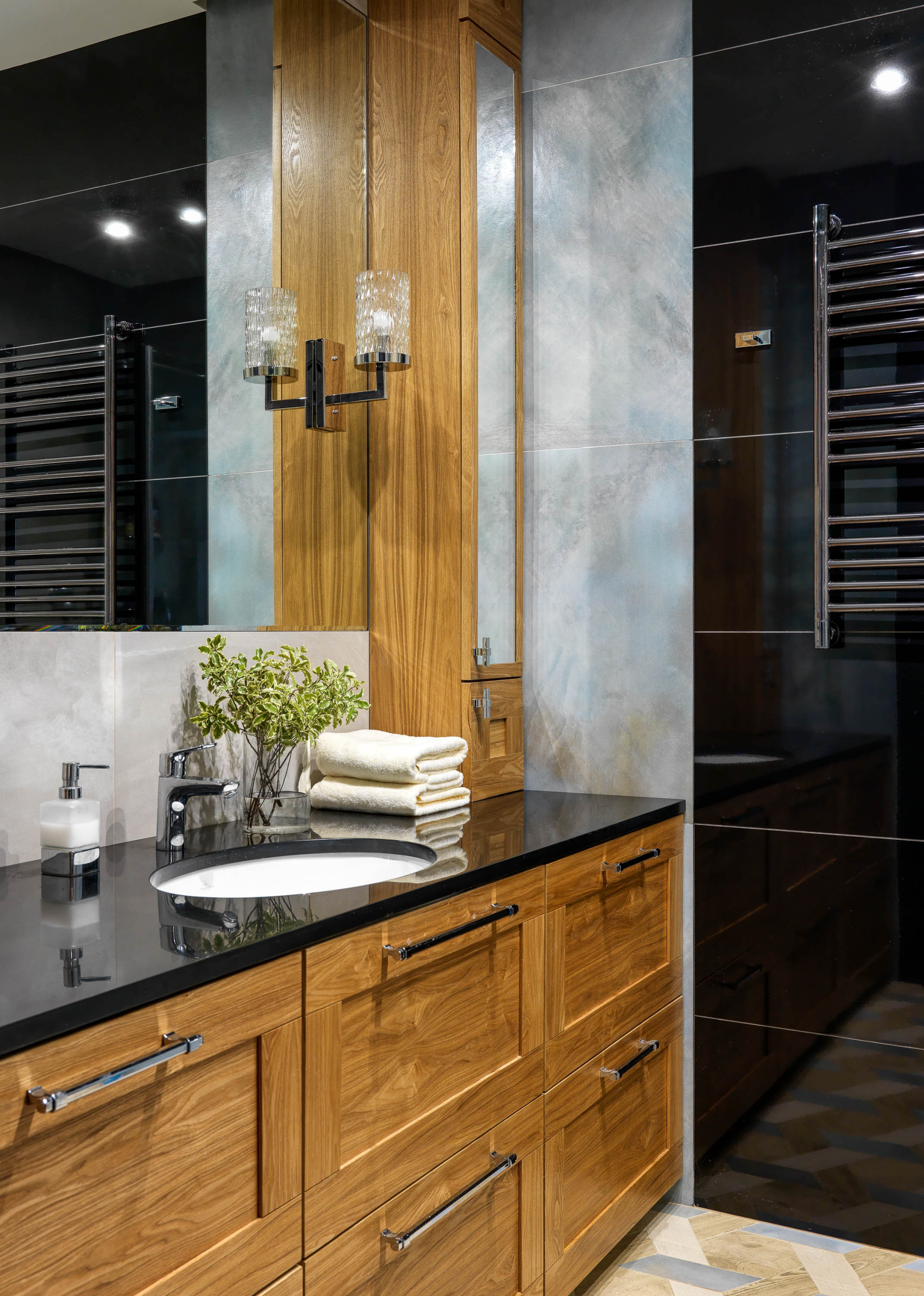 Houzz тур: Изумрудная квартира с фресками и мрамором