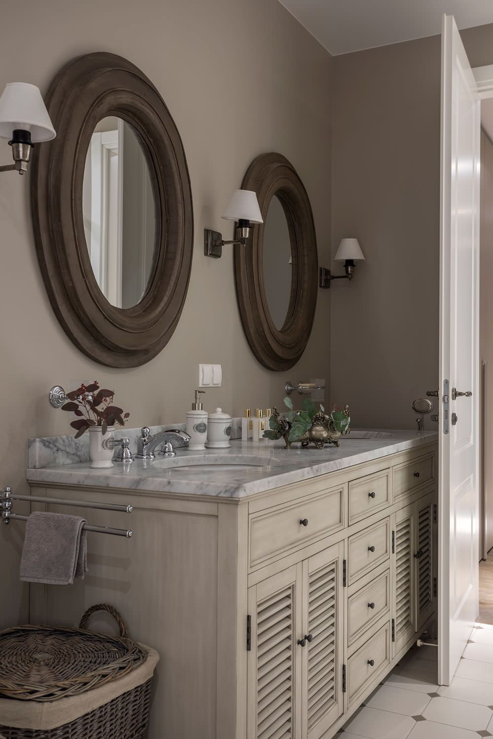 Выбор недели: 5 ванных комнат, где есть и душ, и ванна