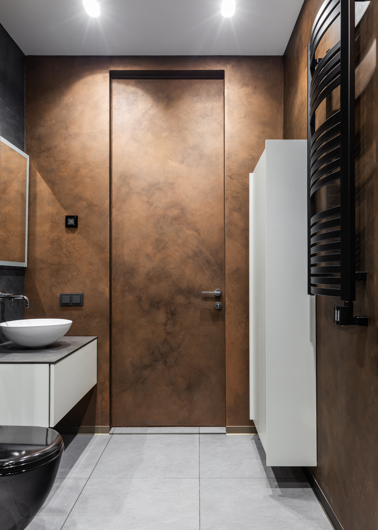 Houzz тур: Квартира с аквариумом и «спрятанной» кухней